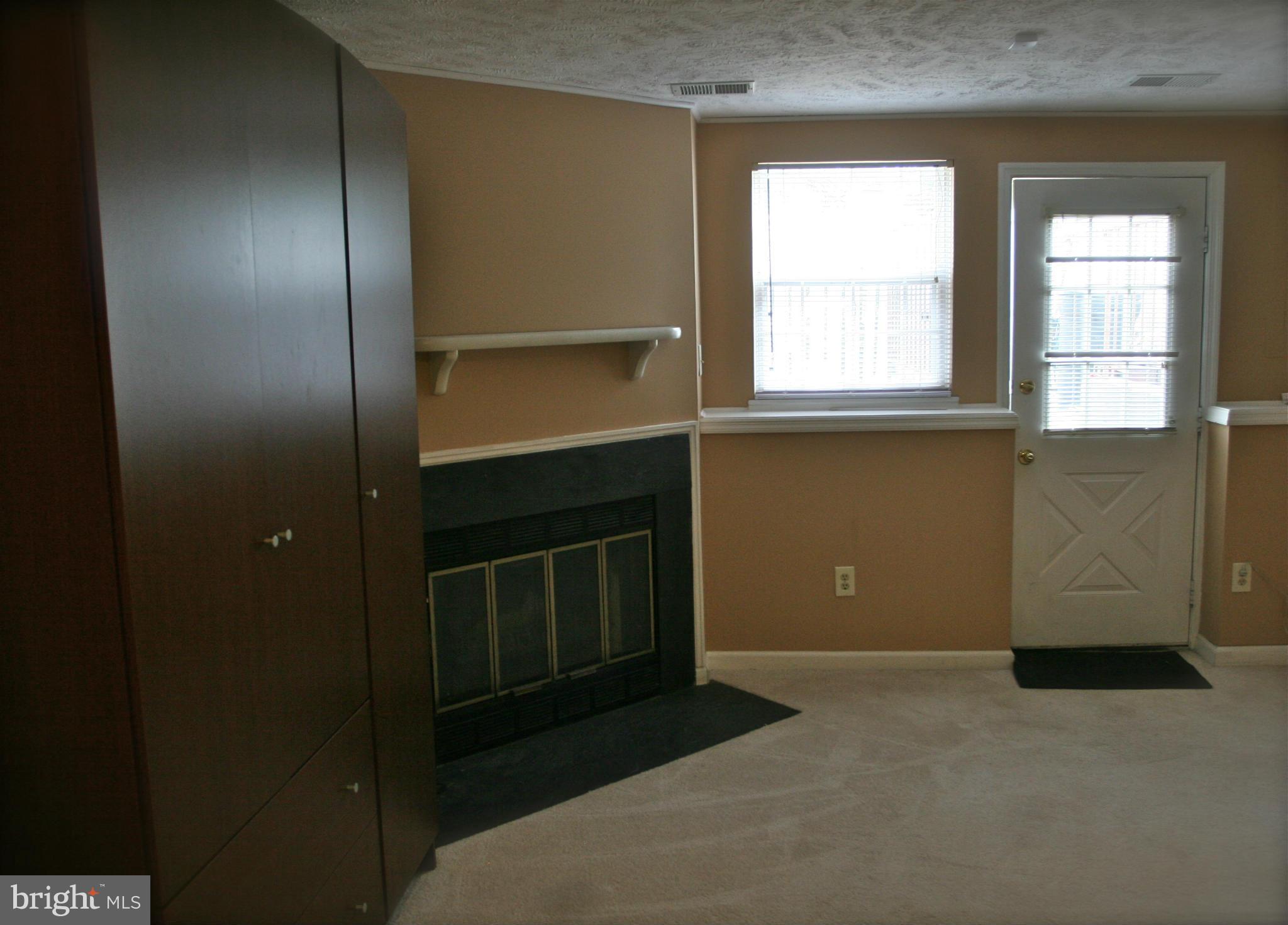 RESTON - Residential Lease