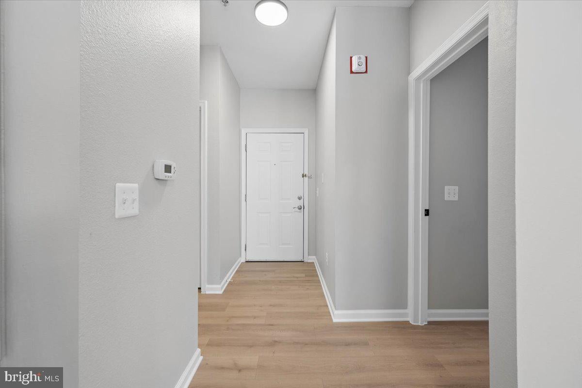 1550 SPRING GATE DRIVE 8113