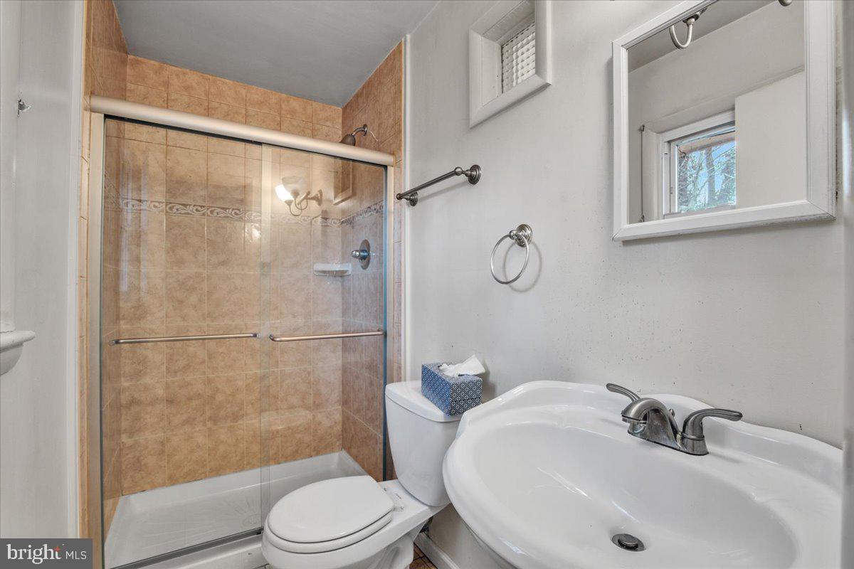 COLLEGE PARK WOODS - Residential