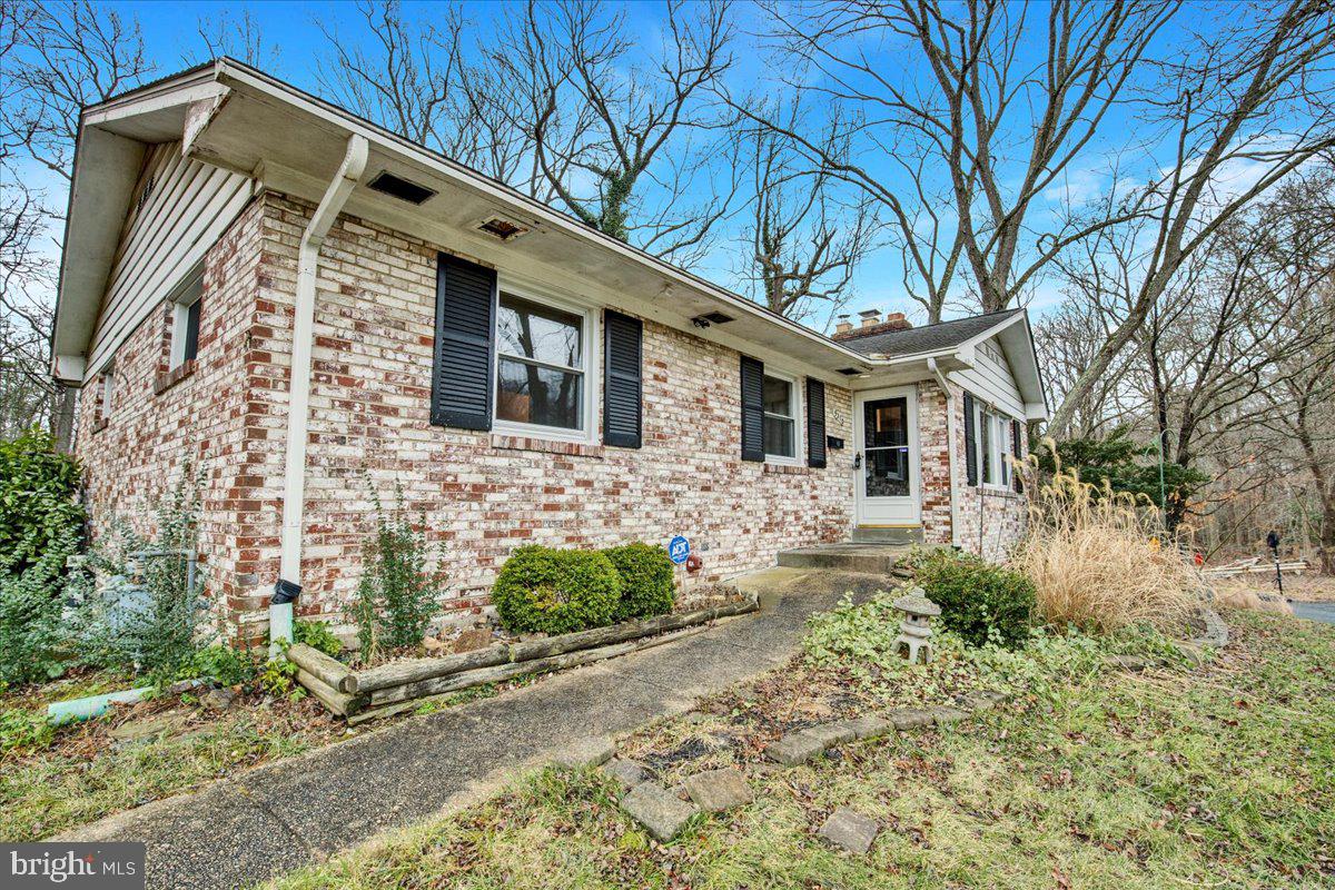 COLLEGE PARK WOODS - Residential