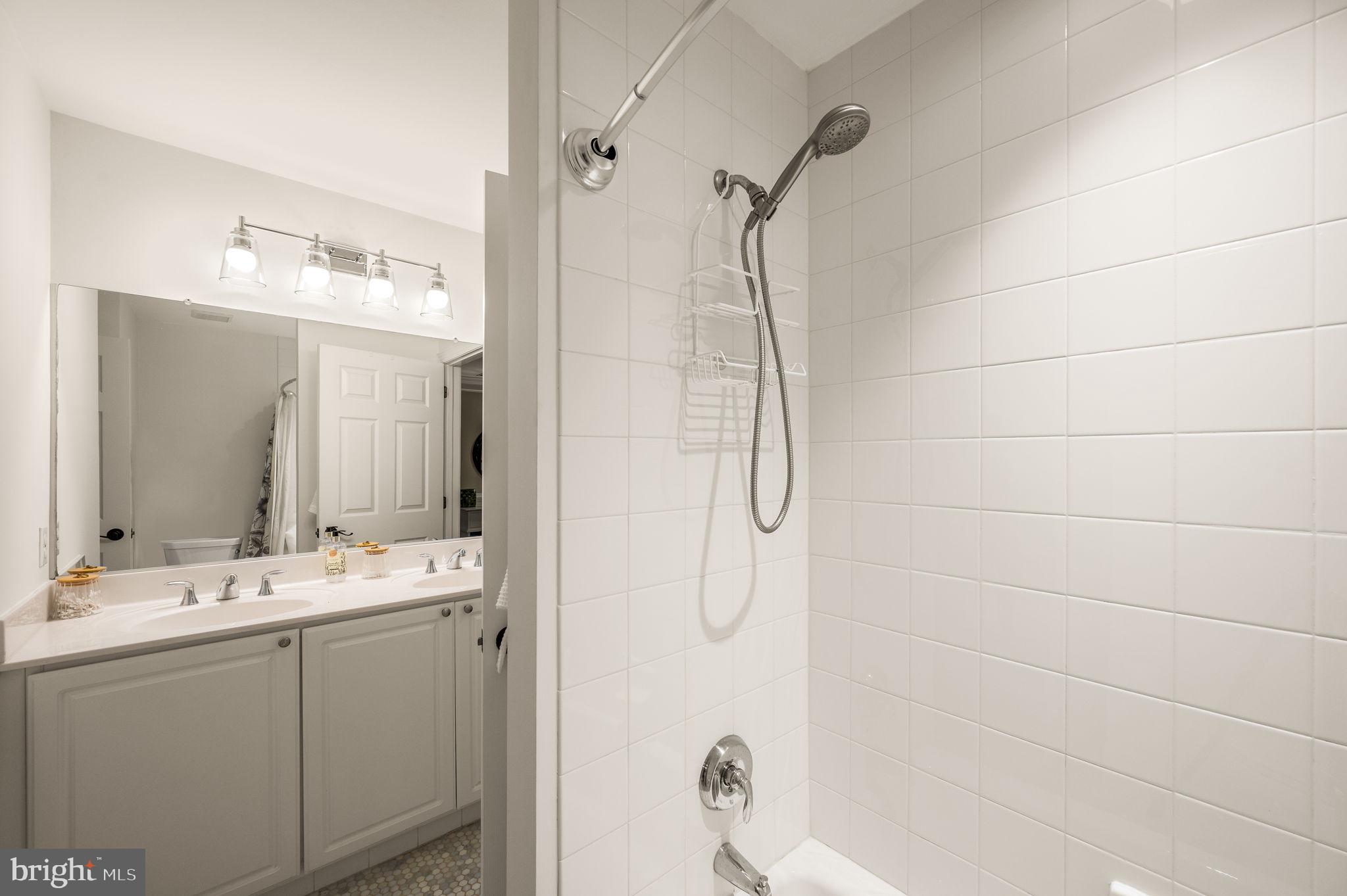 FIELDBROOKE - Residential