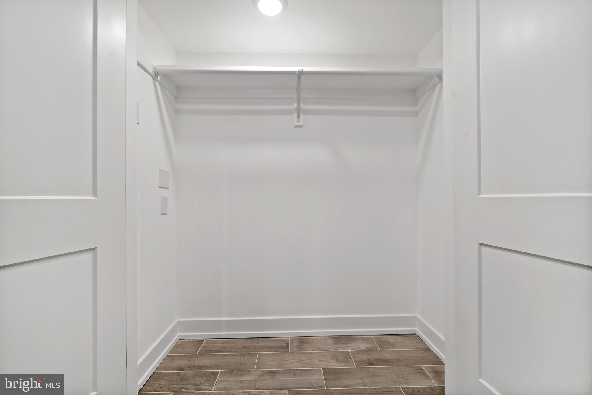 OLDE KENSINGTON - Residential Lease