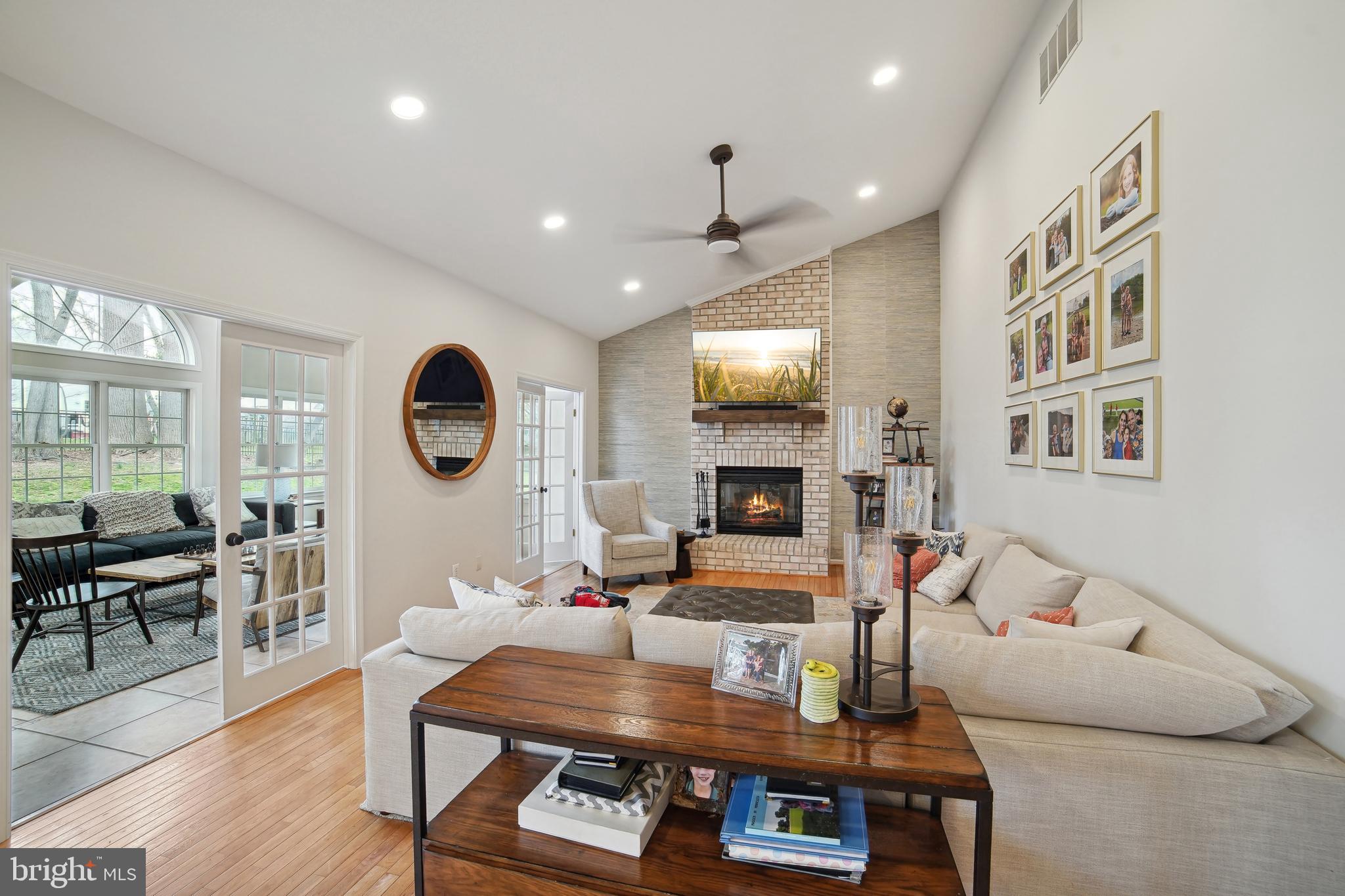 CHERRY CREEK - Residential