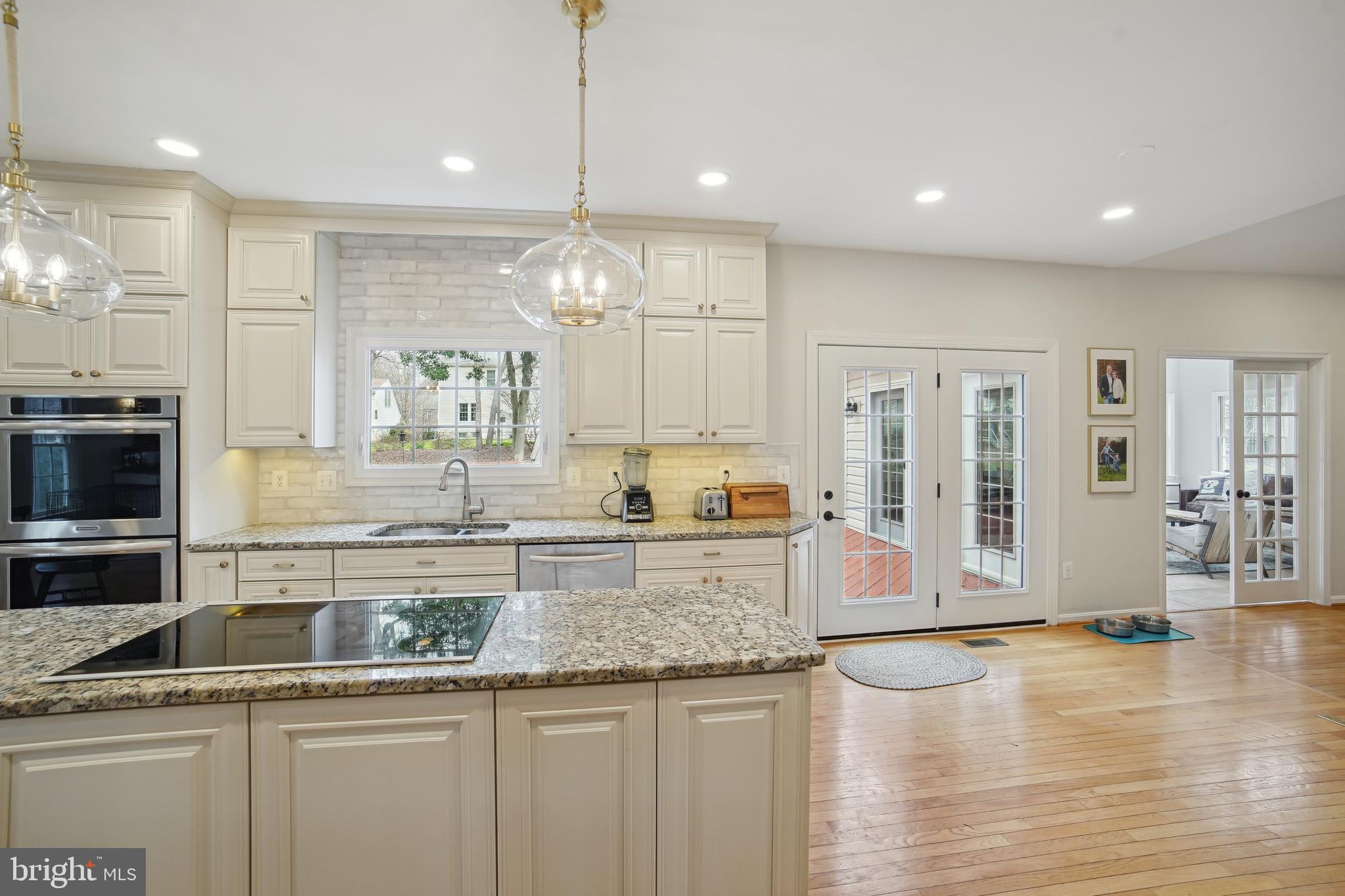 CHERRY CREEK - Residential