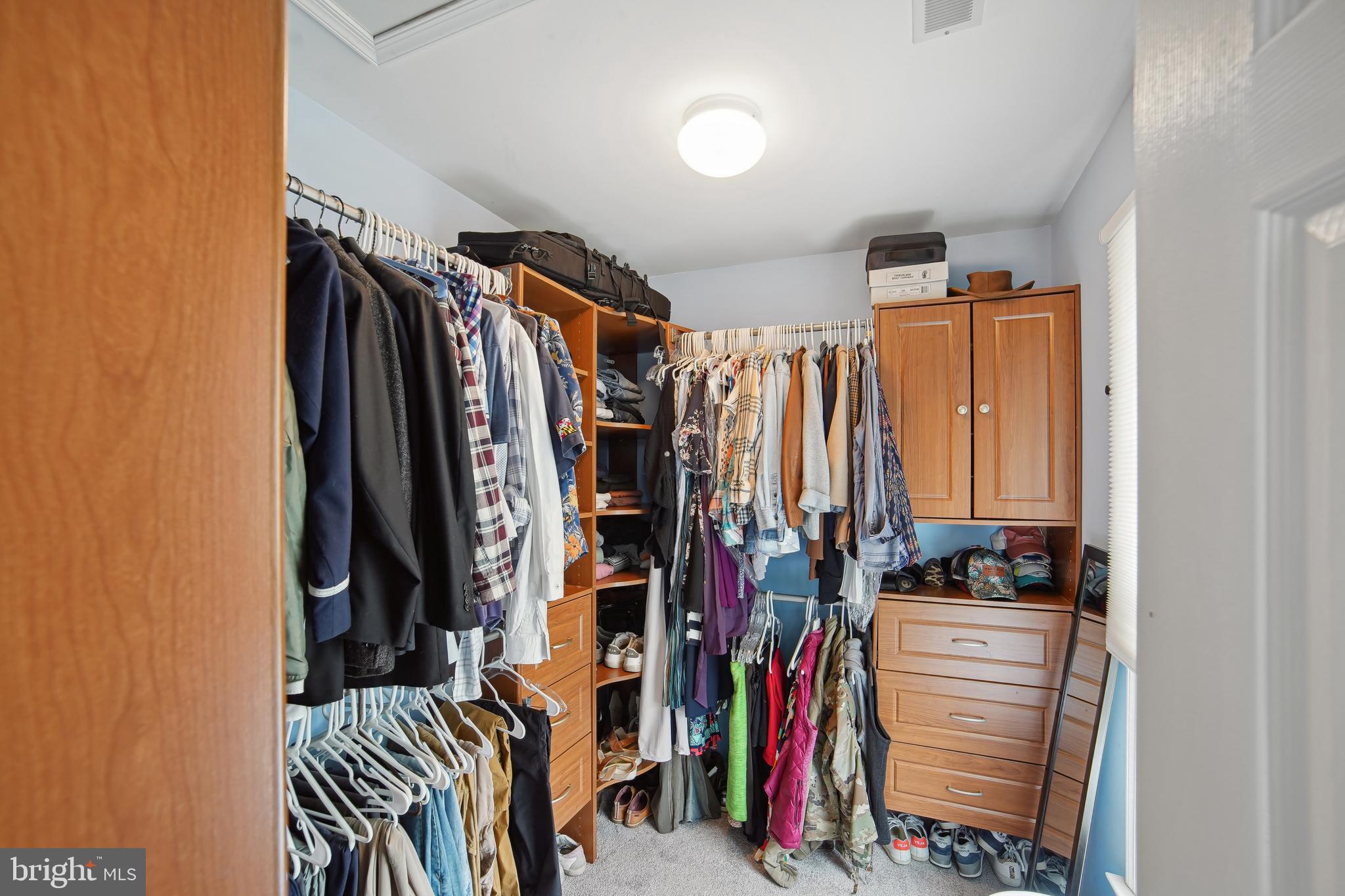 CHERRY CREEK - Residential