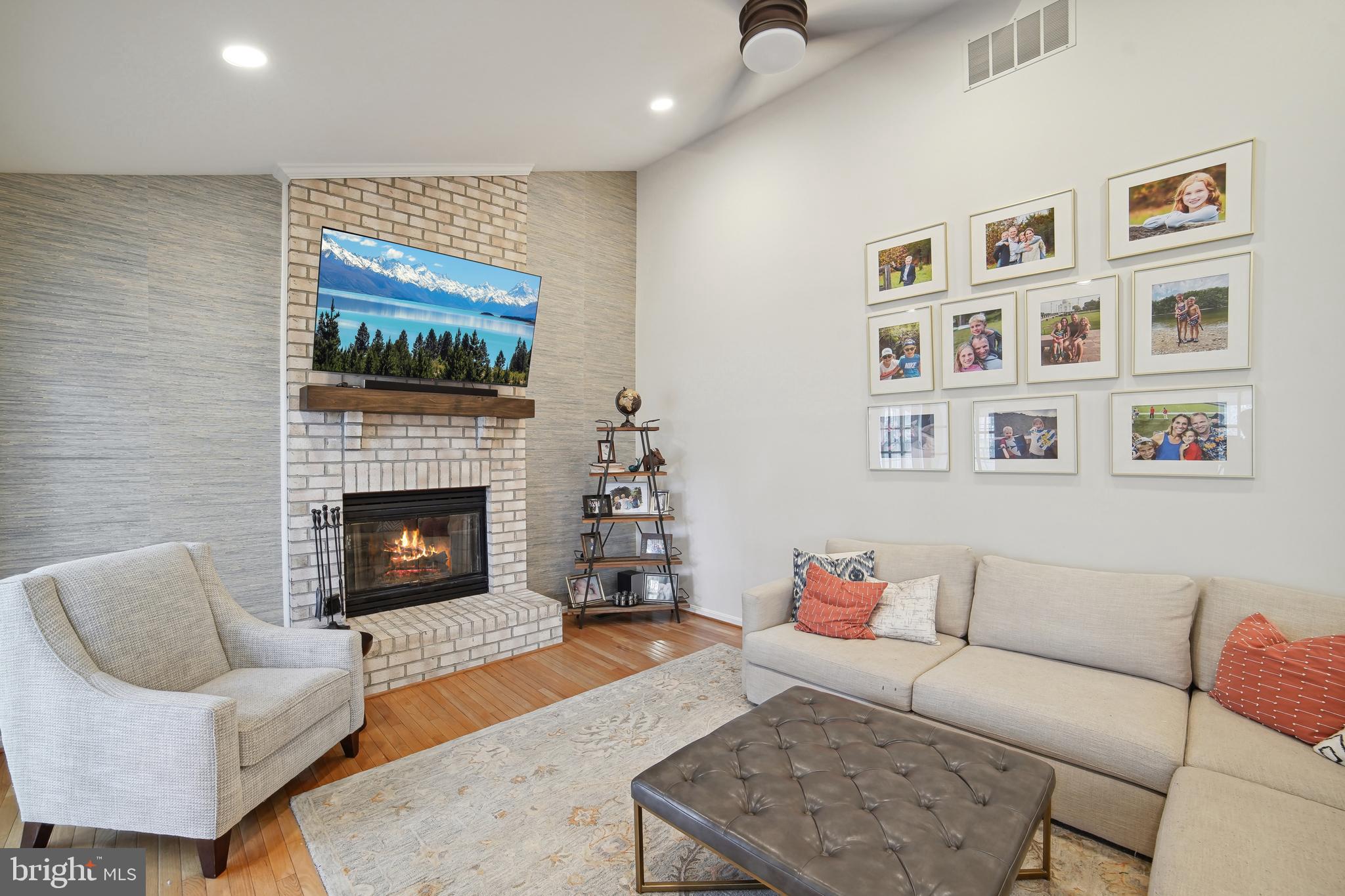 CHERRY CREEK - Residential