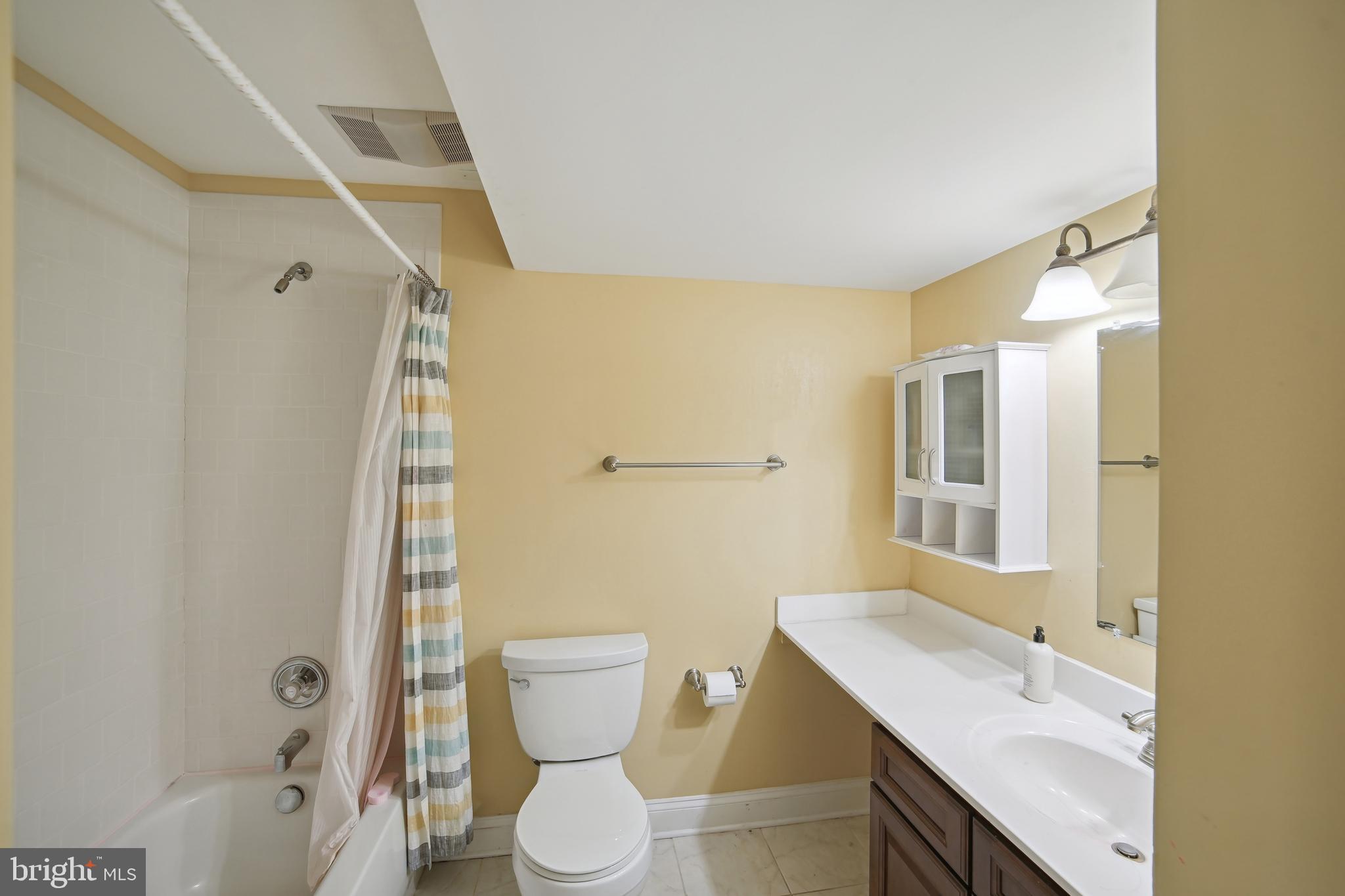 CHERRY CREEK - Residential