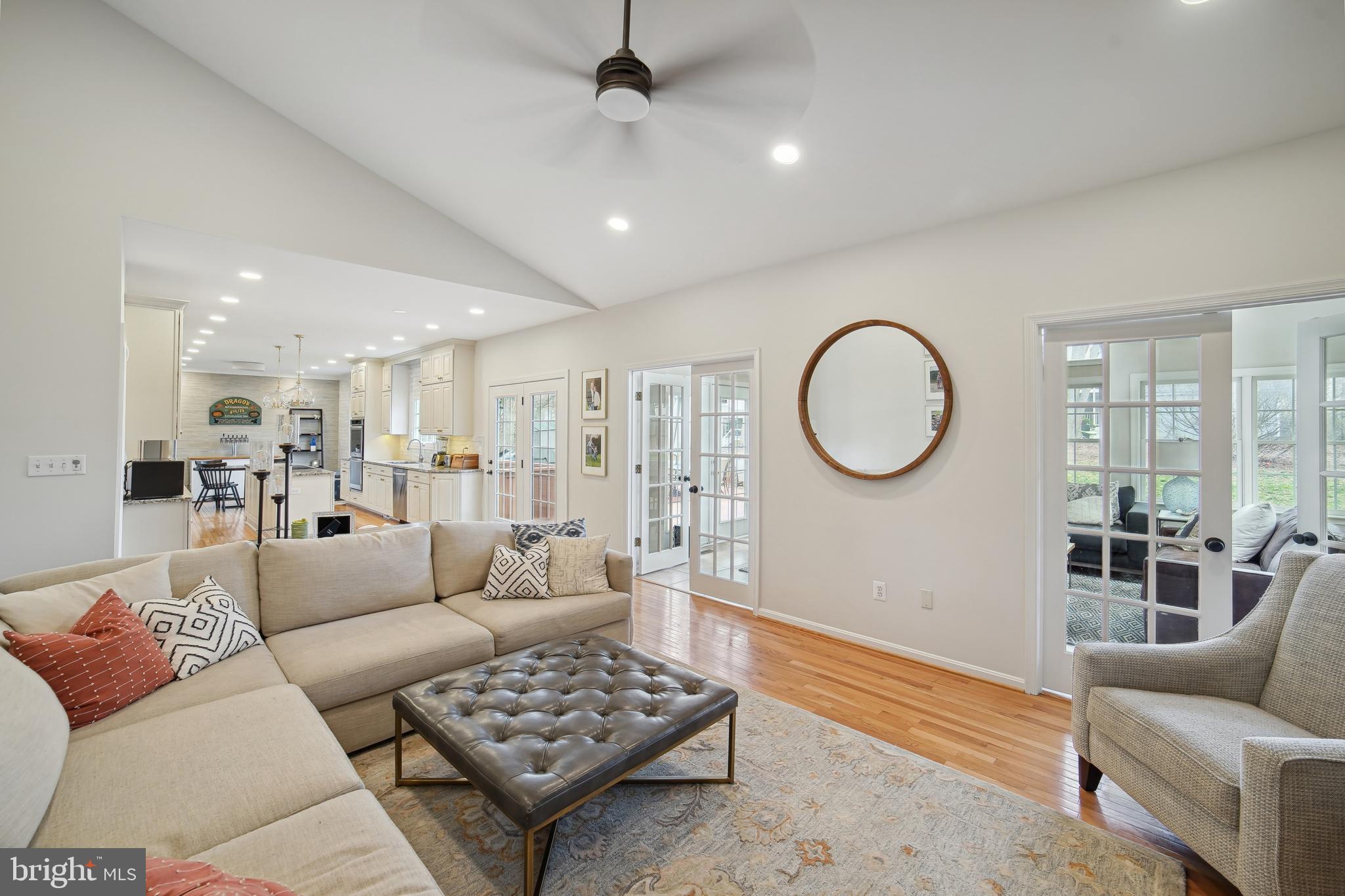 CHERRY CREEK - Residential