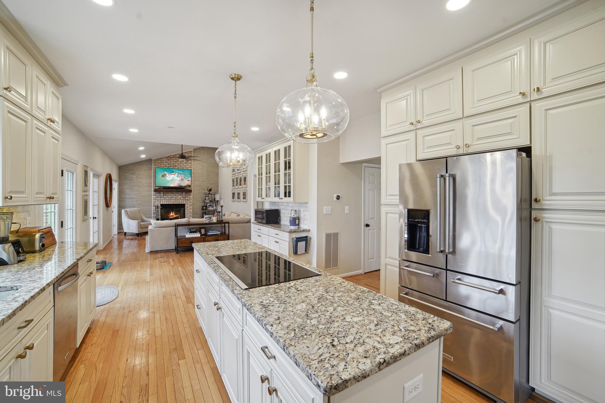 CHERRY CREEK - Residential