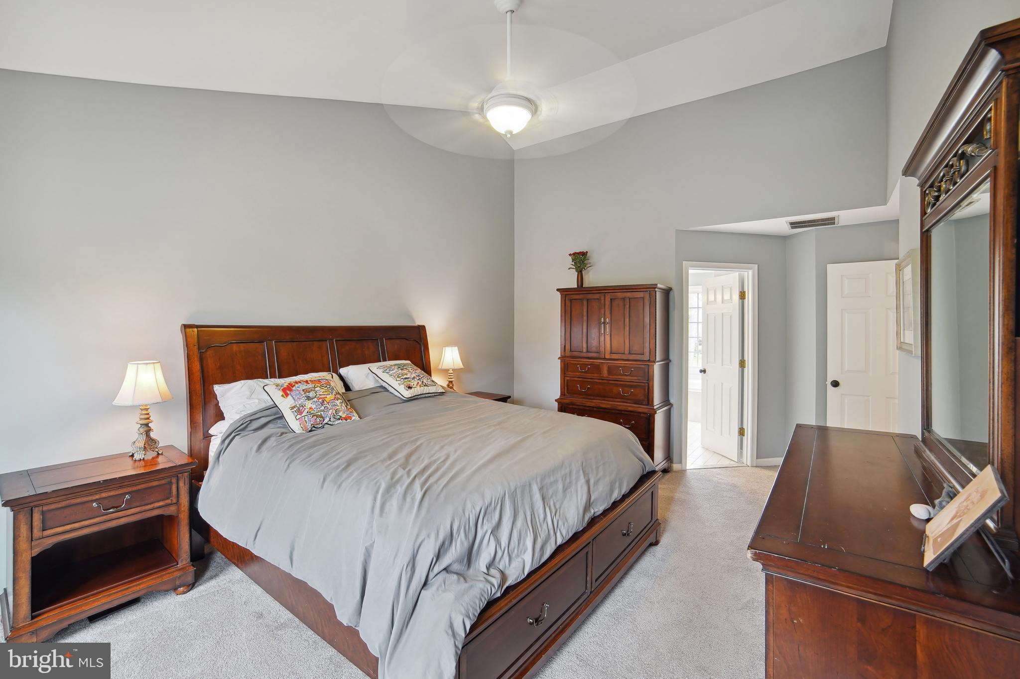 CHERRY CREEK - Residential