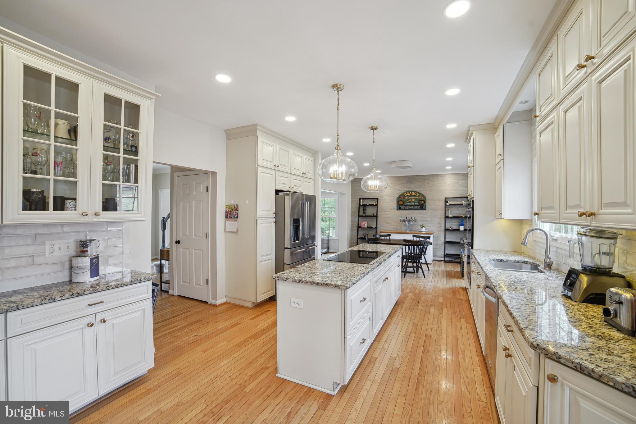 CHERRY CREEK - Residential