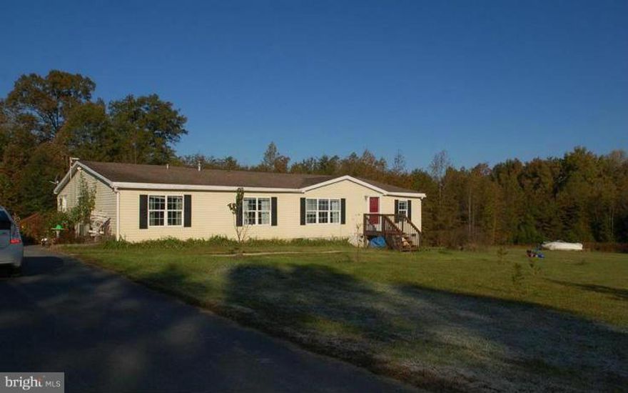 Spacious 2400 sqft Rambler on 6.5 peaceful acres.  Home features 4 Bedrooms and 2.5 Baths.  Large 17x14 master suite with walk in closet and luxury bath.  This home is a must see! Showings by Appointment Only. Credit Check Required!  Apply Today!