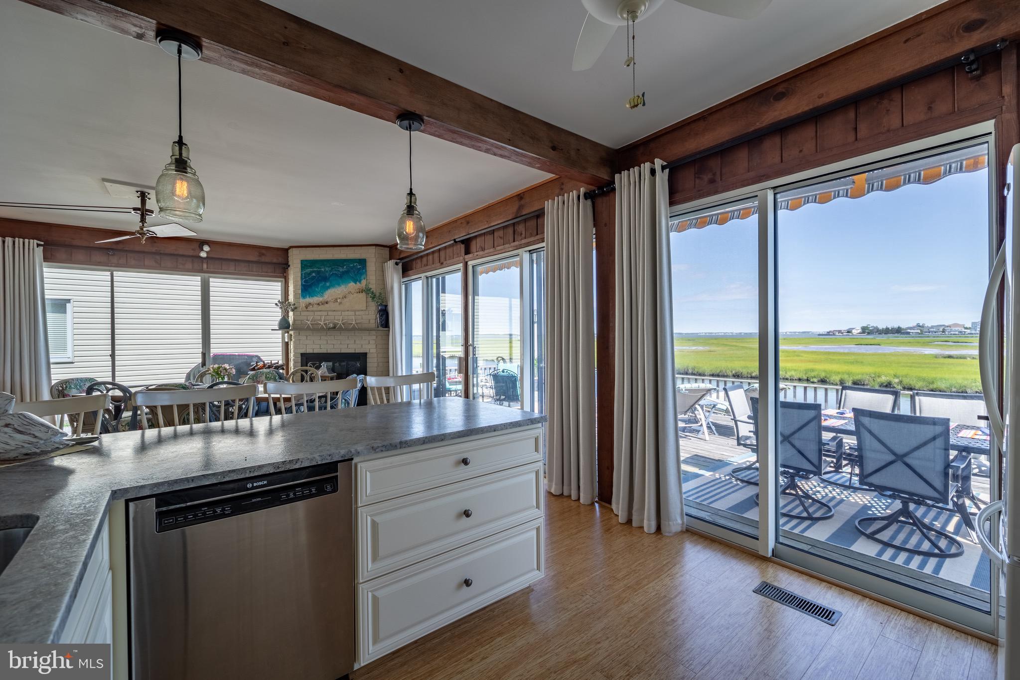 BAYSIDE KEYS - Residential