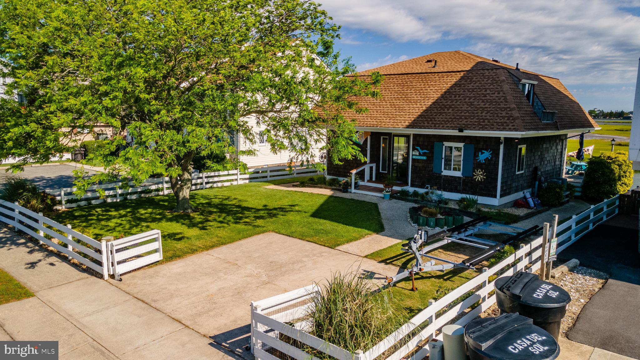 BAYSIDE KEYS - Residential