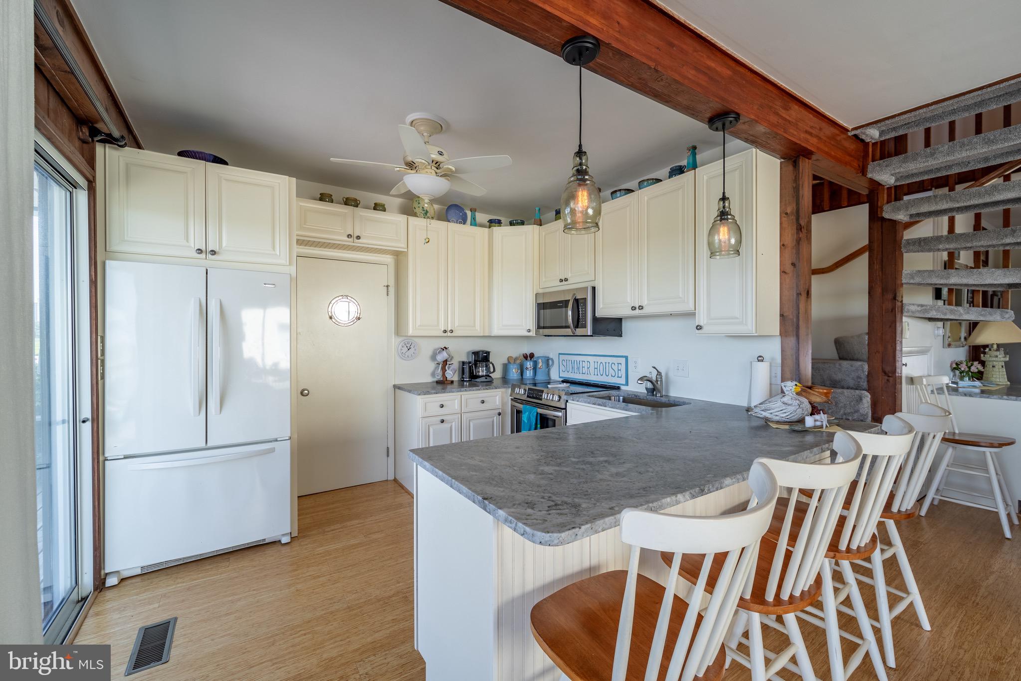 BAYSIDE KEYS - Residential