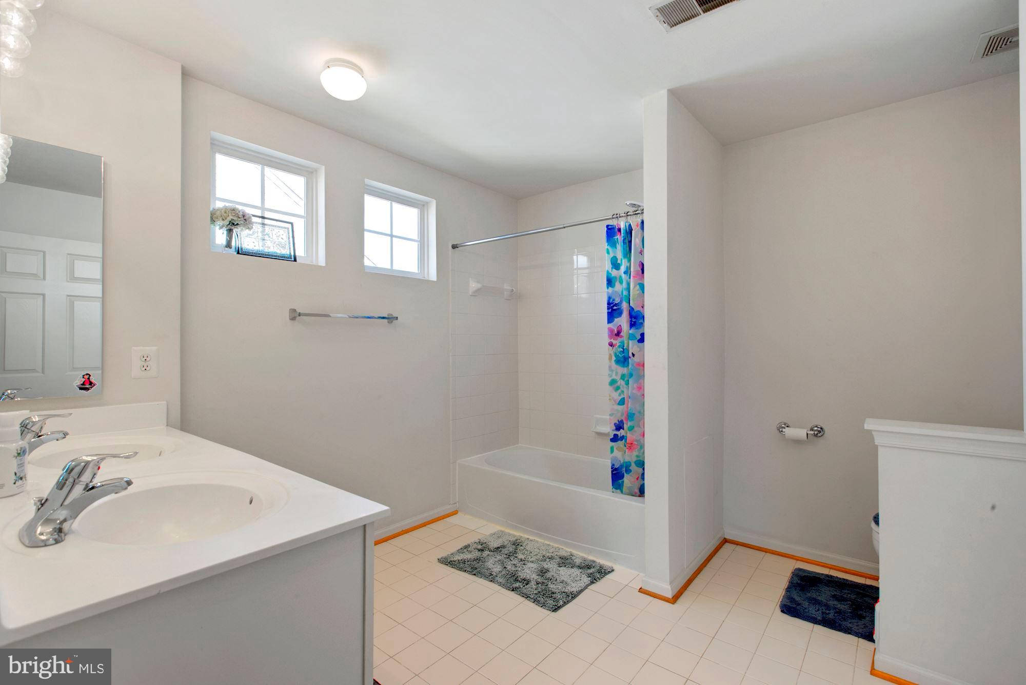 THE FALLS AT LEE'S PARKE - Residential