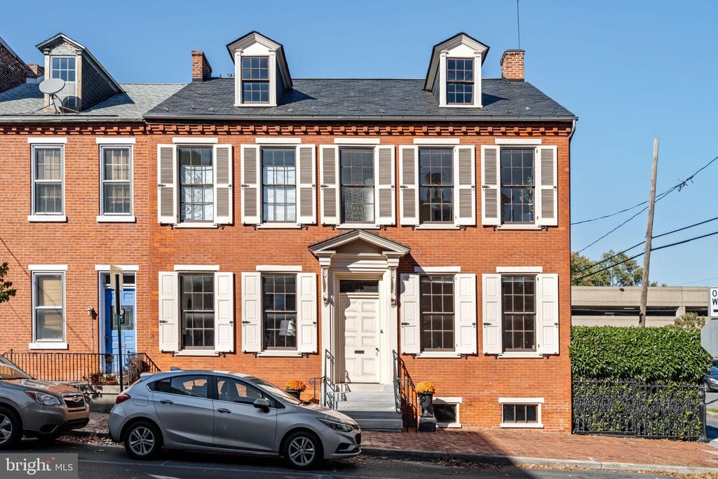 Photo of 229 W Chestnut Street, Lancaster, PA 17603 (MLS # PALA2042954)