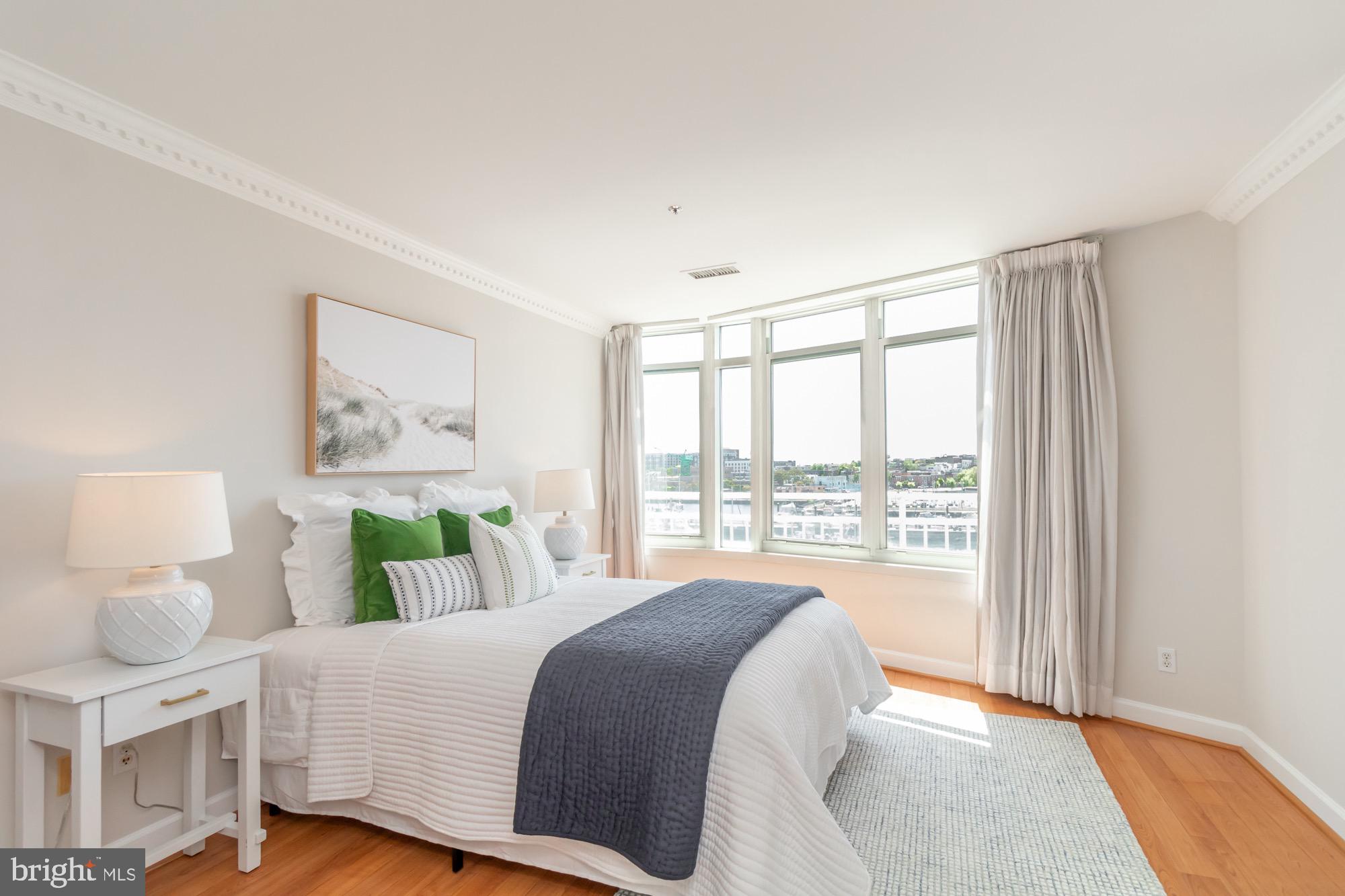 HARBORVIEW CONDOMINIUMS - Residential