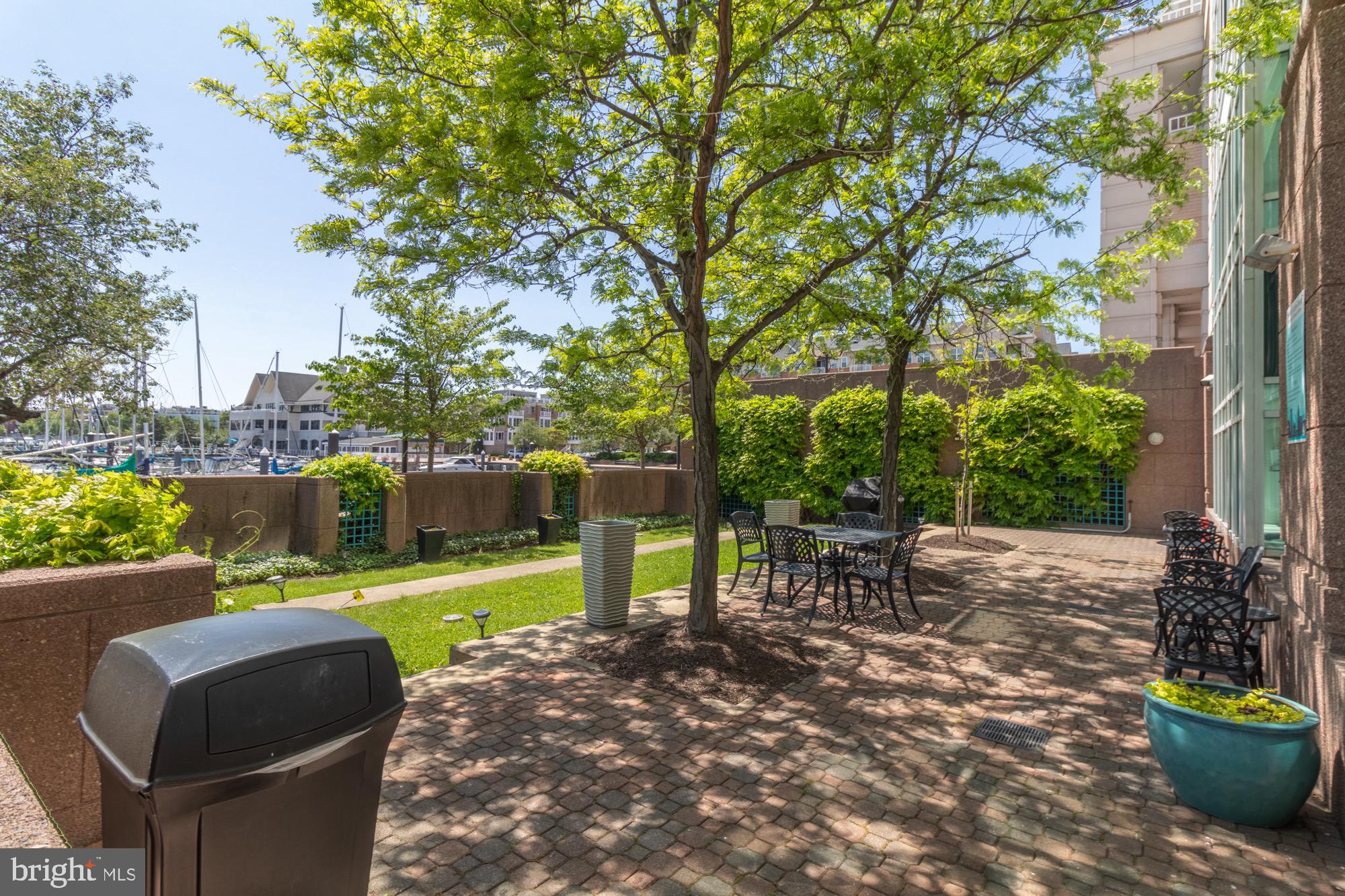 HARBORVIEW CONDOMINIUMS - Residential