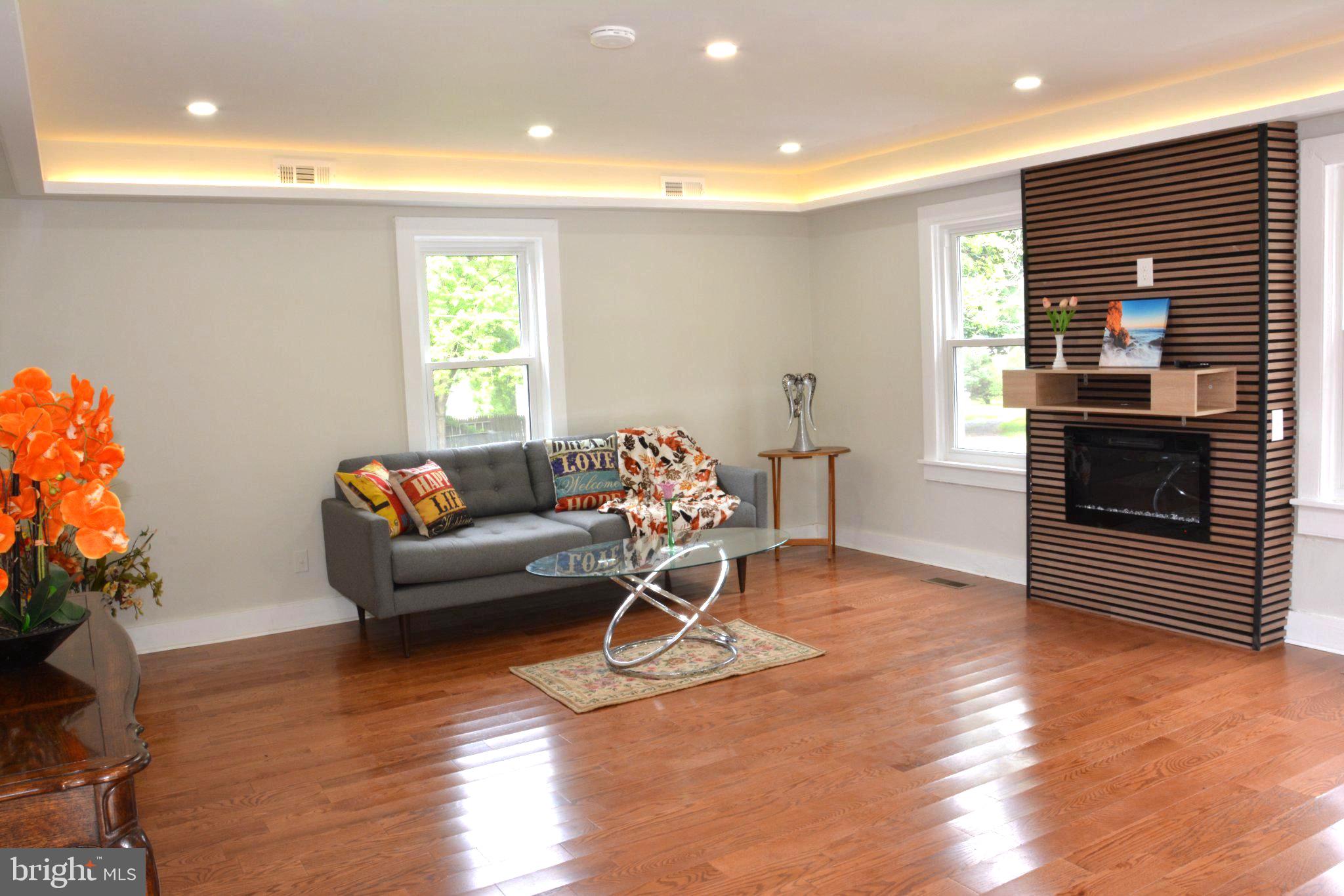 1006 CIRCLE DRIVE