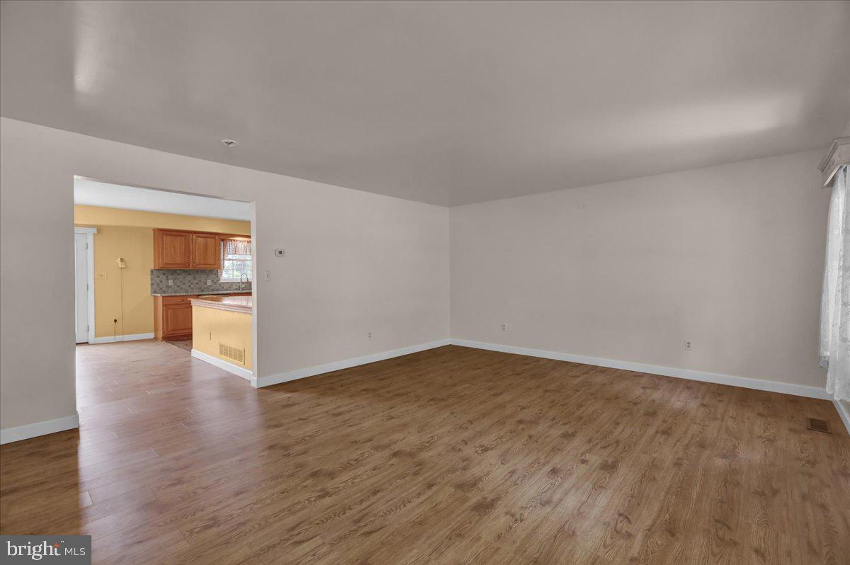 4180 HUNTERS RUN BOULEVARD