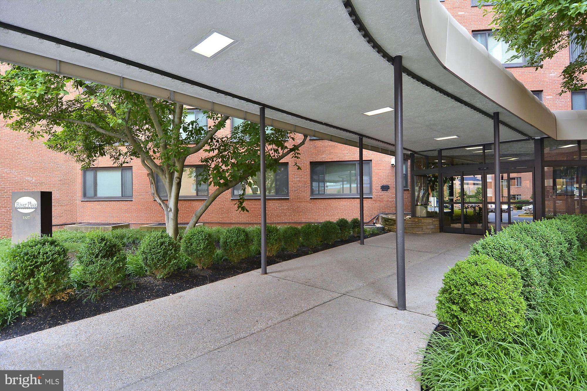 1121 ARLINGTON BOULEVARD 724