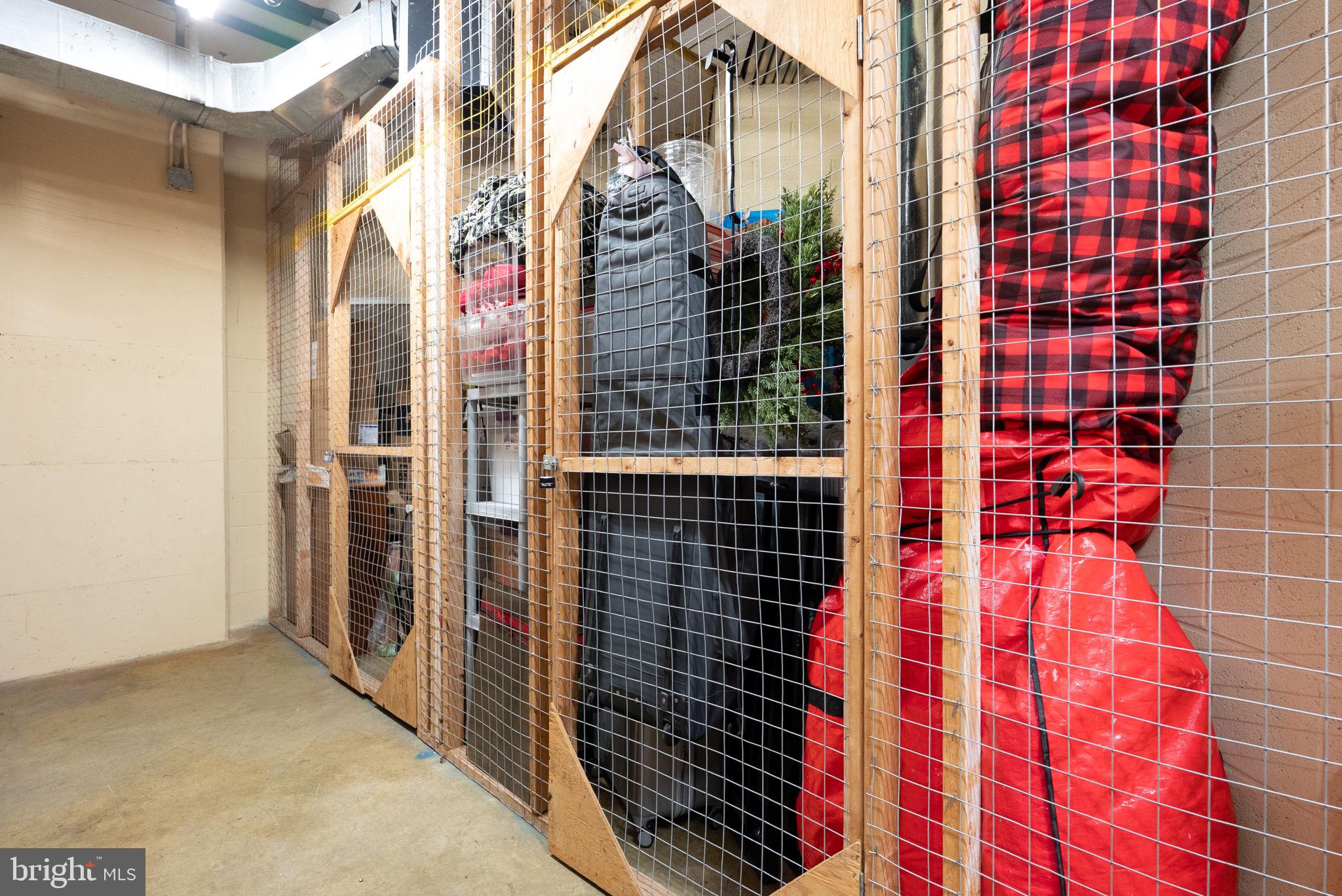 CARLYLE TOWERS - Residential