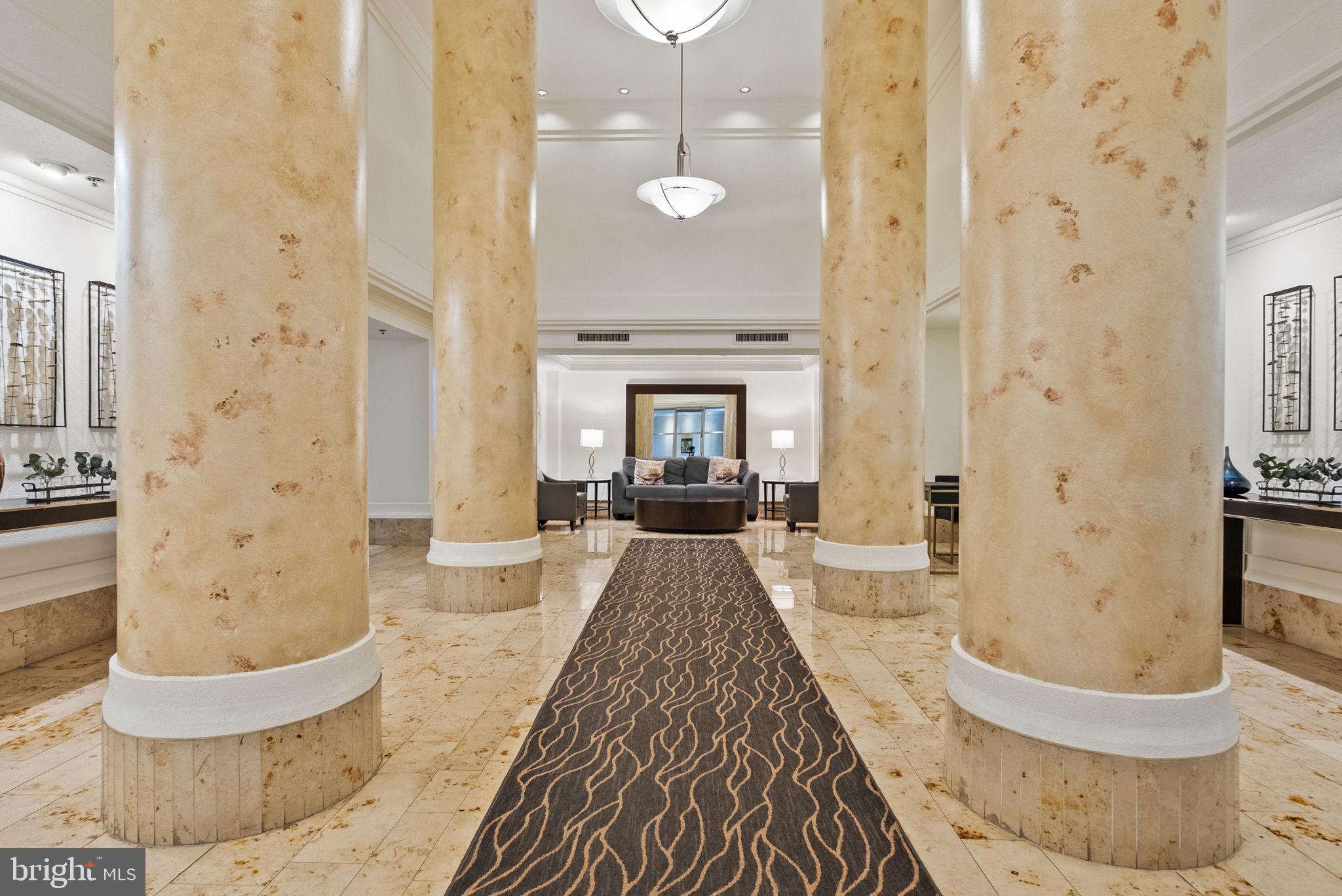 CARLYLE TOWERS - Residential