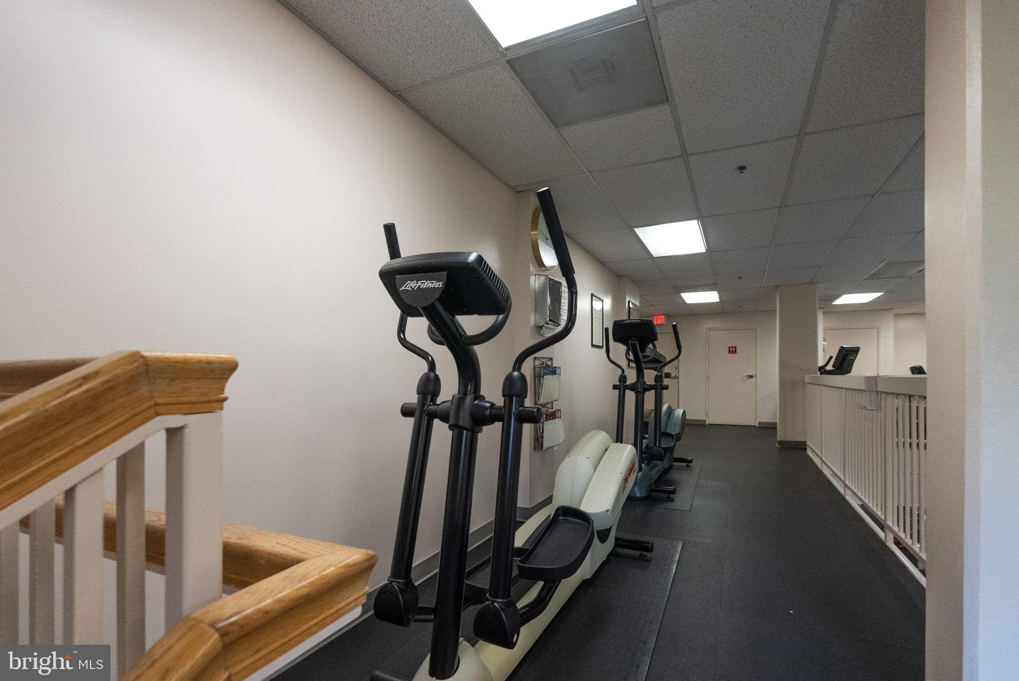 CARLYLE TOWERS - Residential