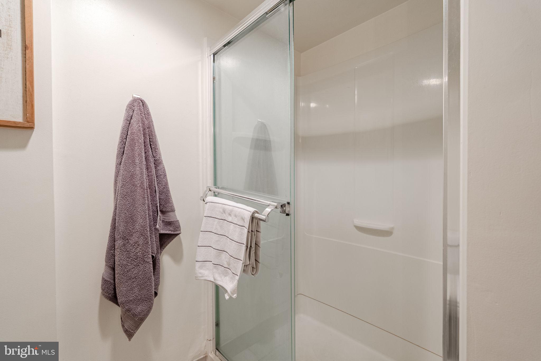 CARLYLE TOWERS - Residential