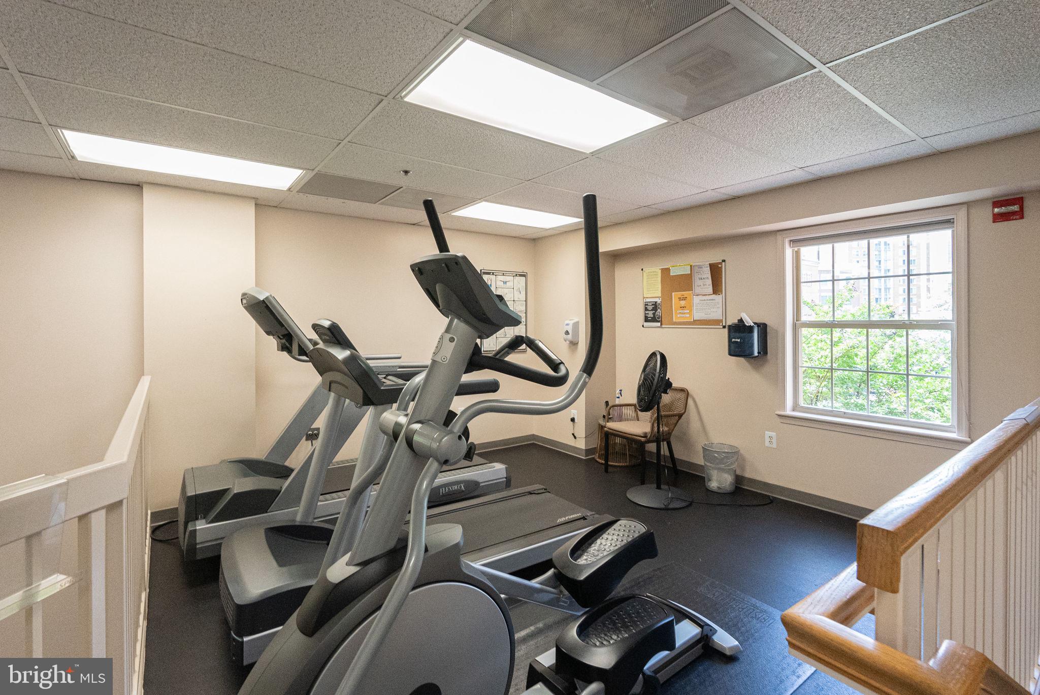 CARLYLE TOWERS - Residential