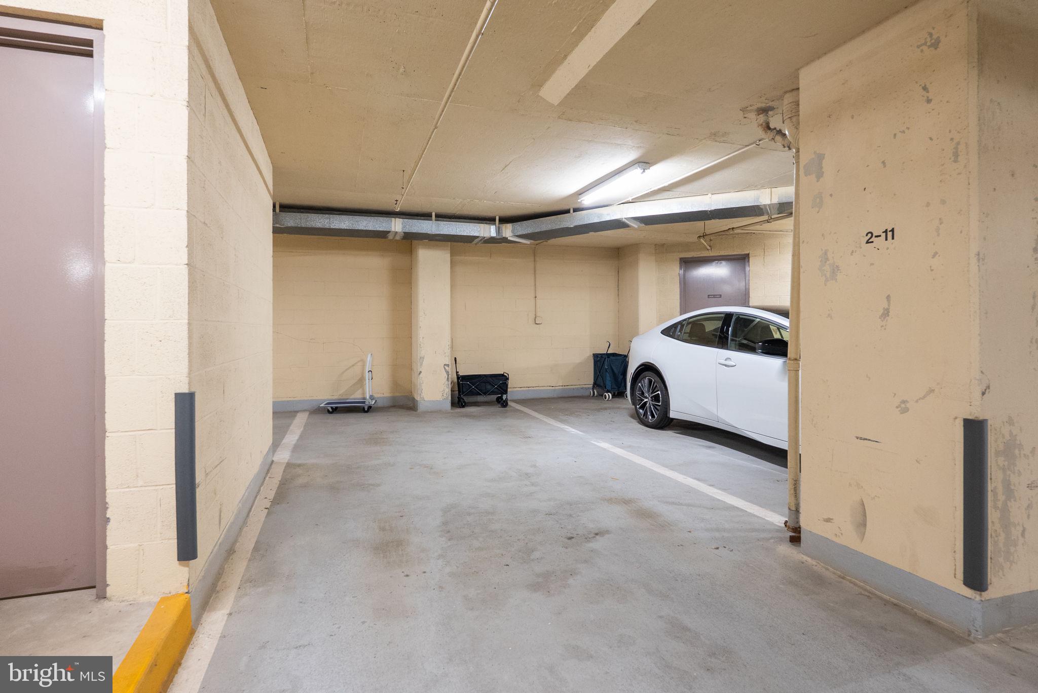 CARLYLE TOWERS - Residential