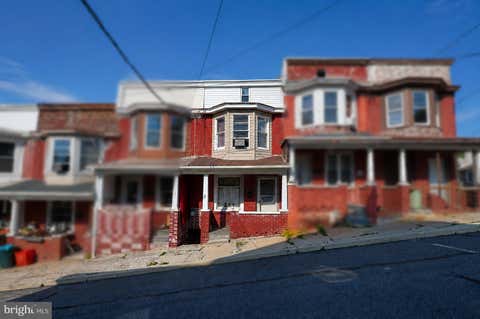 Townhouse For Sale - 5 N Walnut Street<br/> LANSFORD, PA 18232