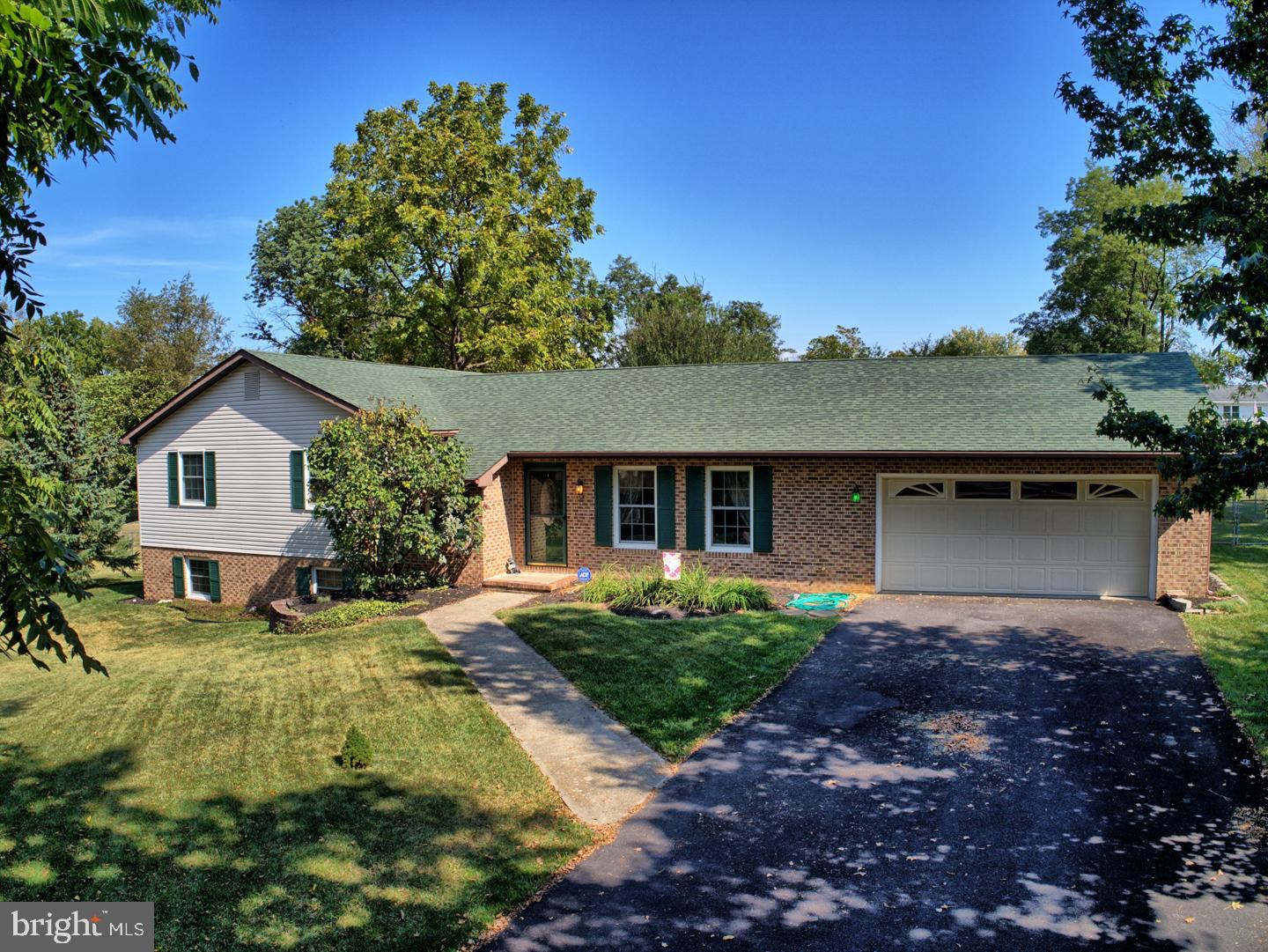 WOODBRIER MANOR - Residential