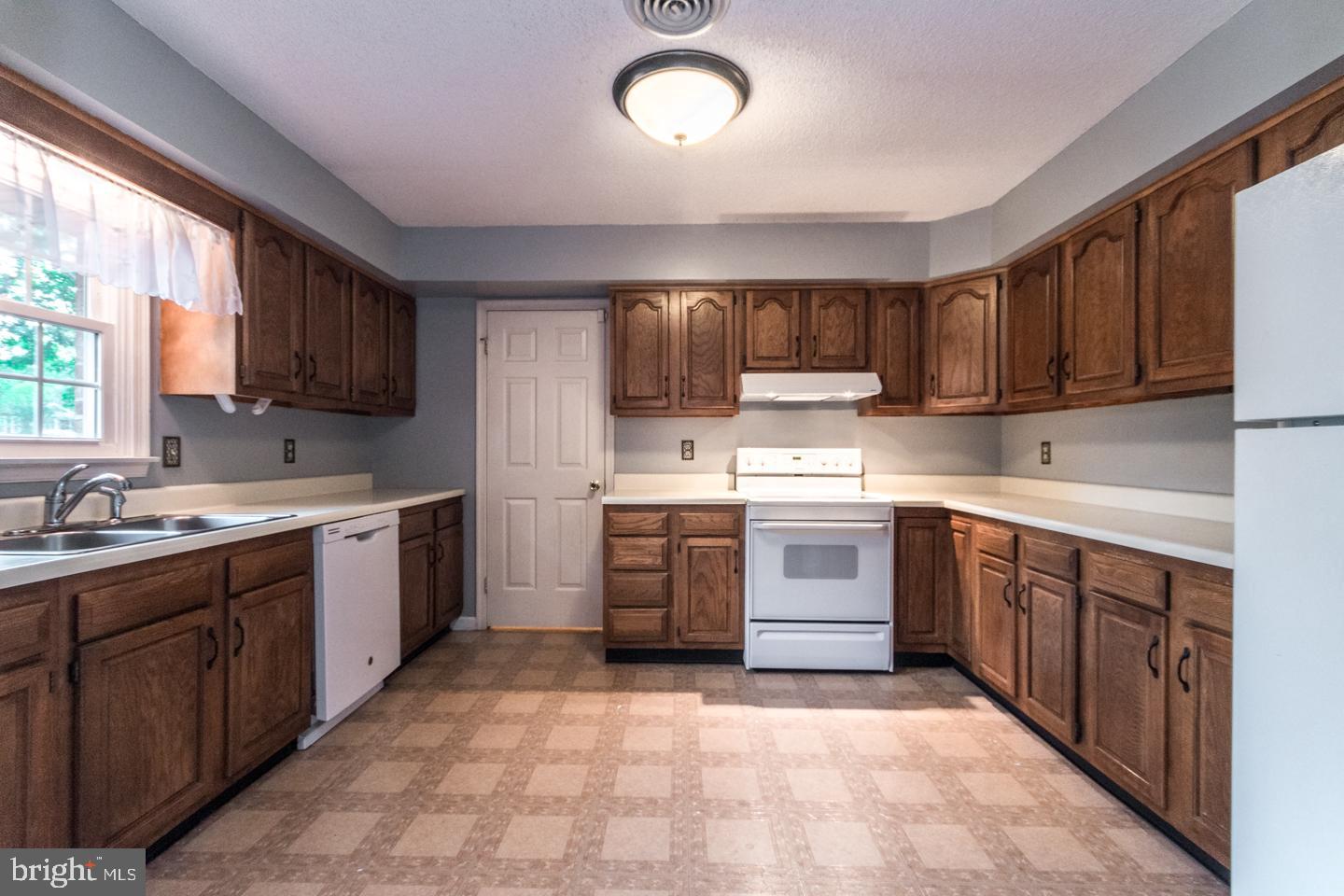 WOODBRIER MANOR - Residential