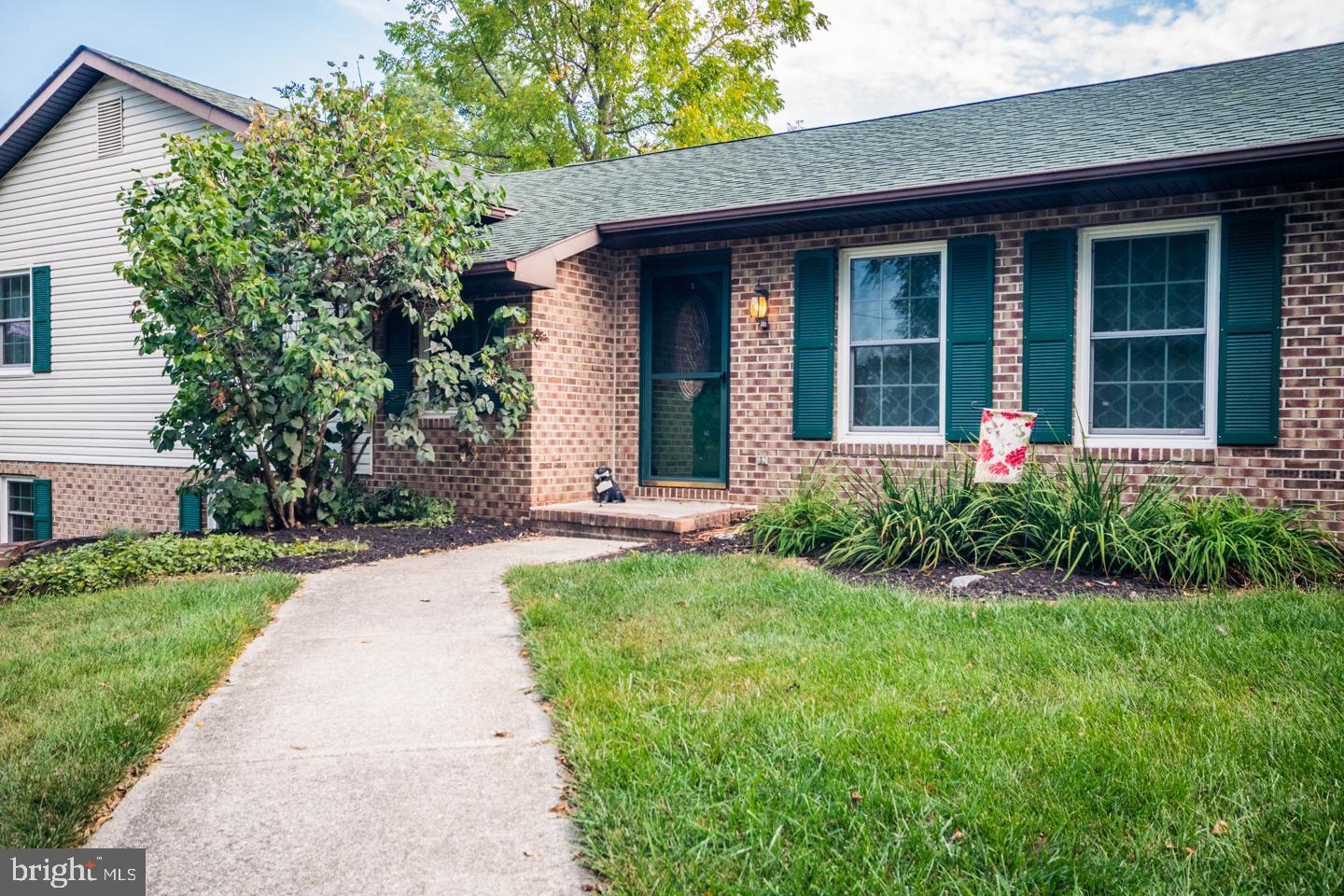 WOODBRIER MANOR - Residential