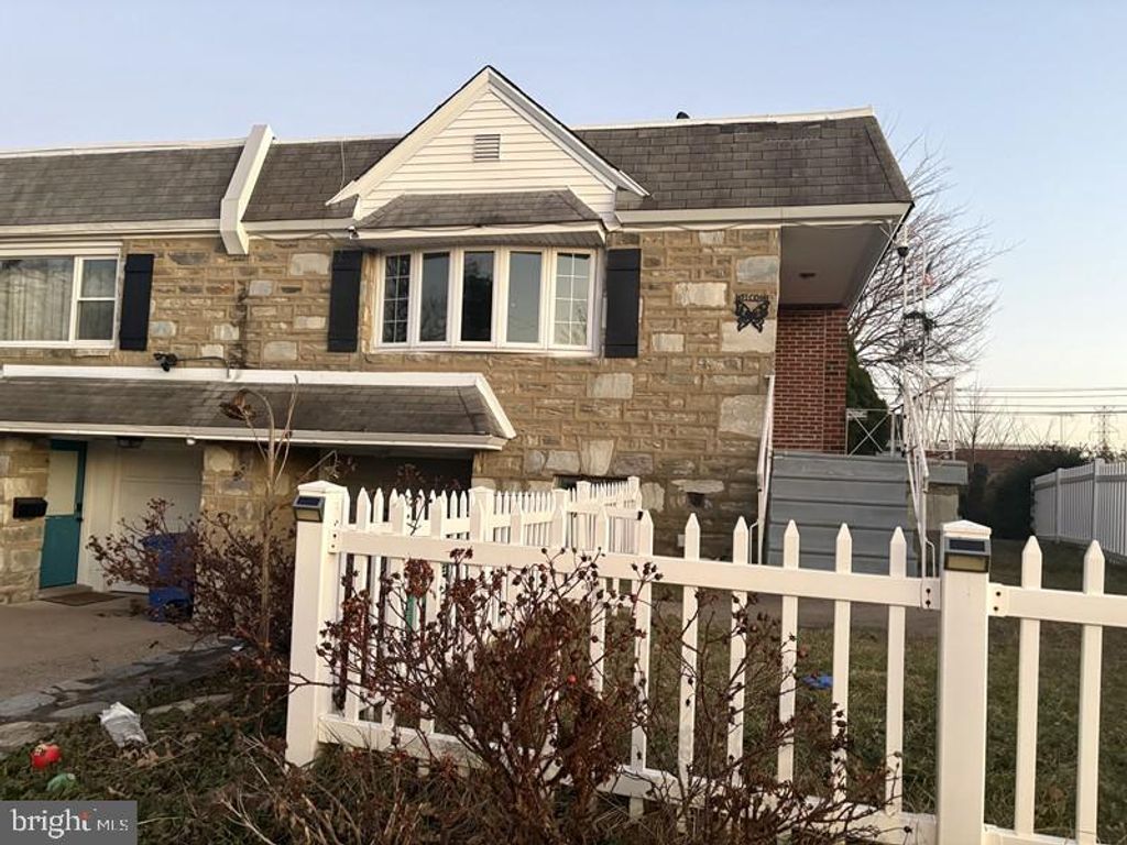 Photo of 7817 Lorna Drive, PHILADELPHIA, PA 19111 (MLS # PAPH2602578)