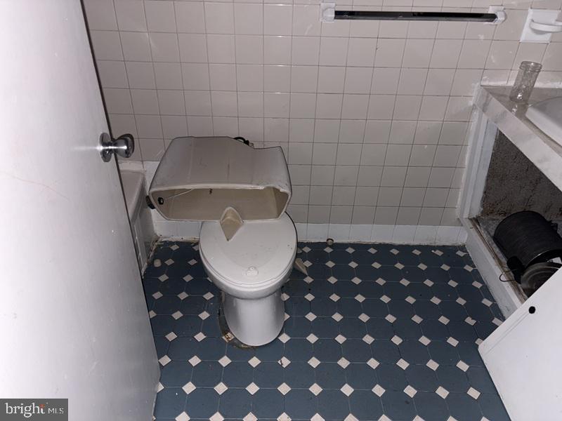 FOX CHASE - Residential