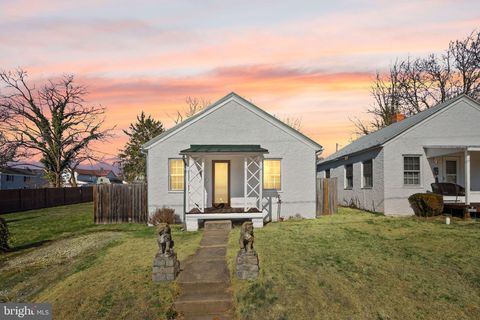 224 SOUTH STREET SE LEESBURG VA 20175