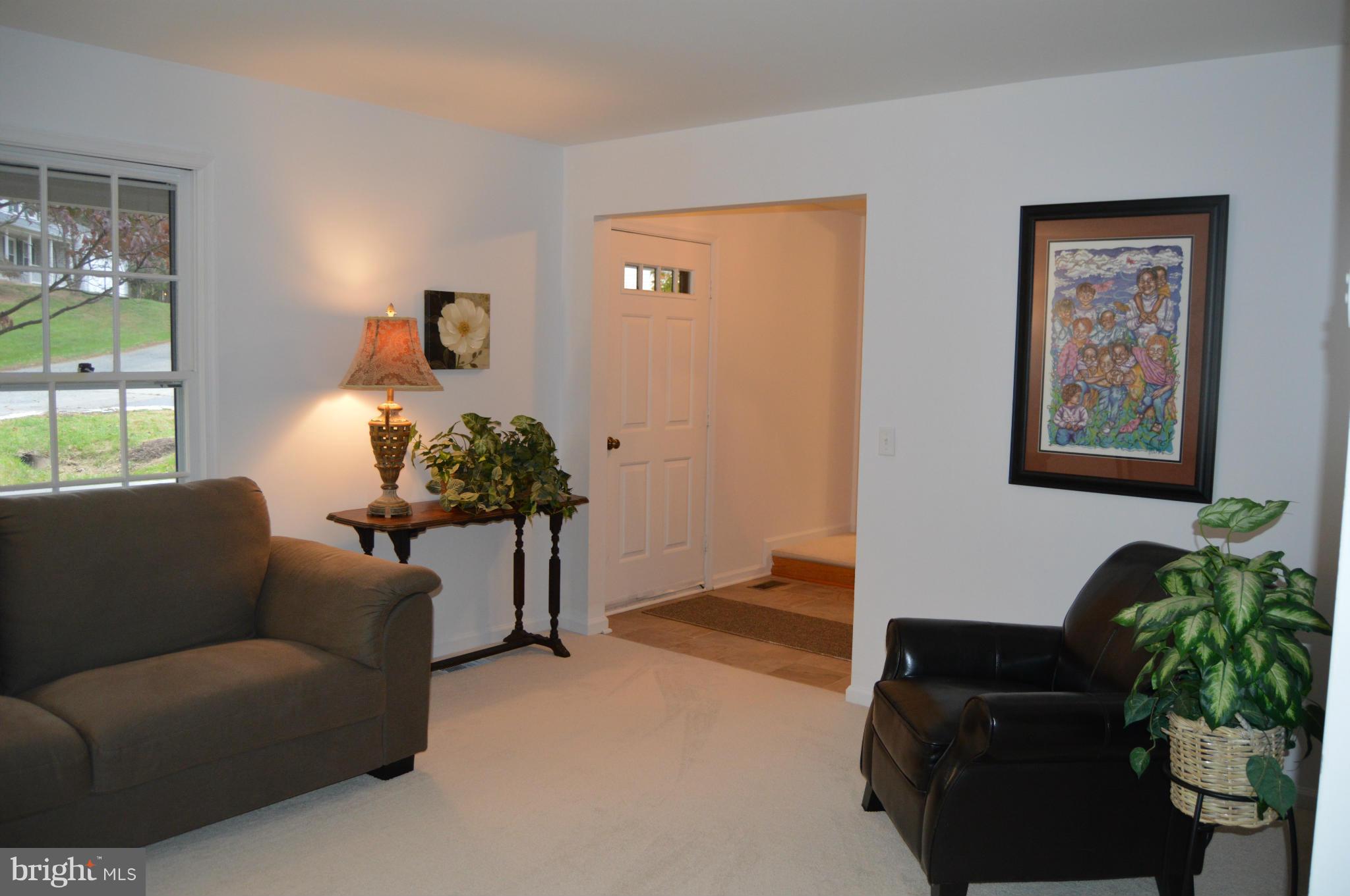 COUNTRY ROADS - Residential