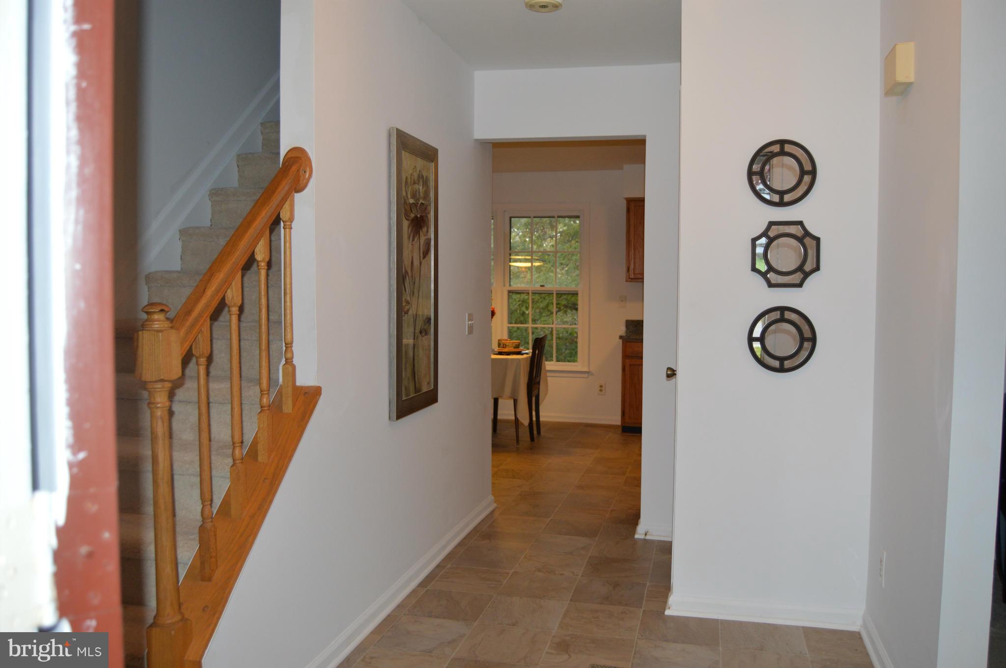 COUNTRY ROADS - Residential