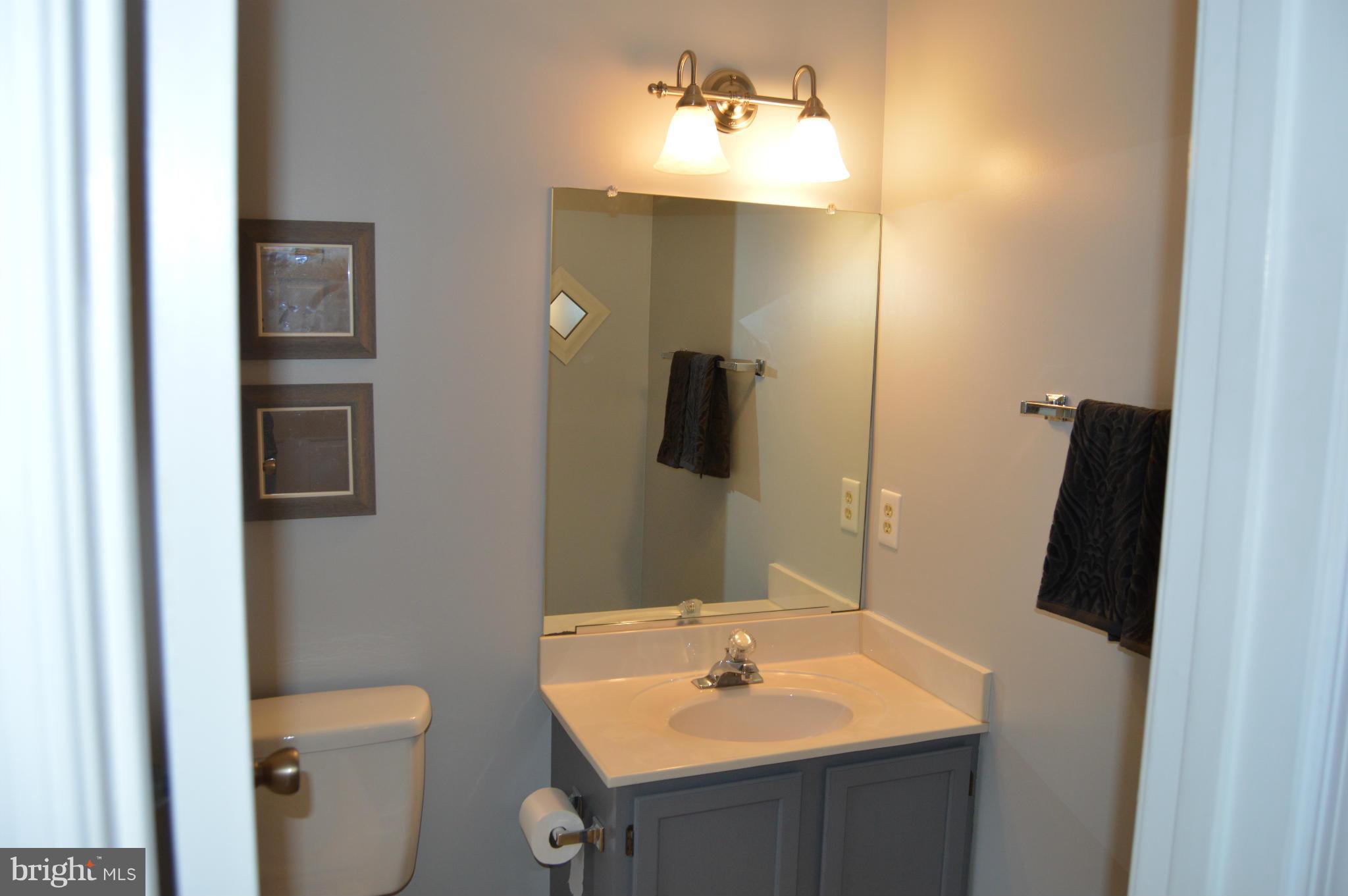 COUNTRY ROADS - Residential