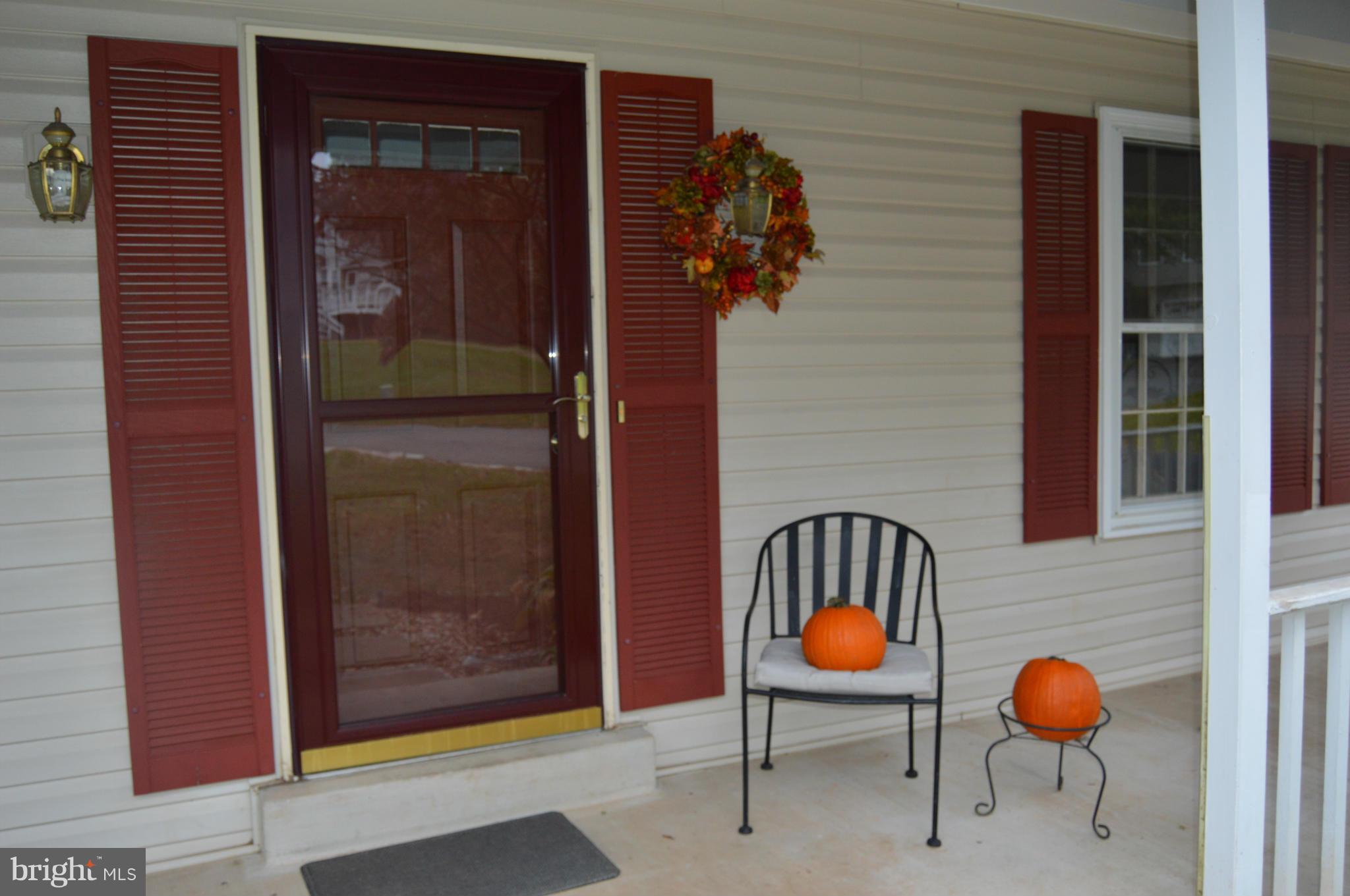 COUNTRY ROADS - Residential