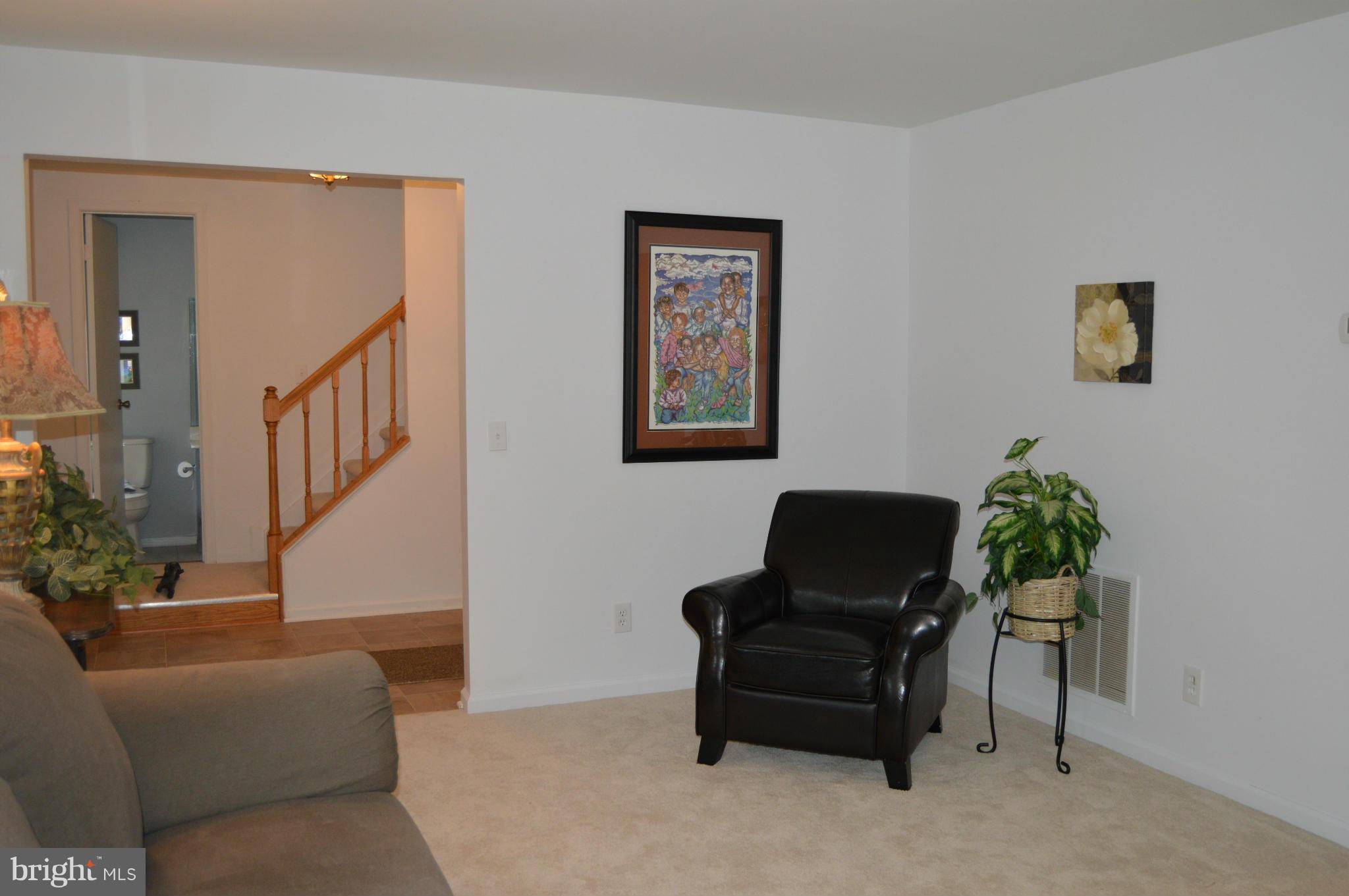 COUNTRY ROADS - Residential