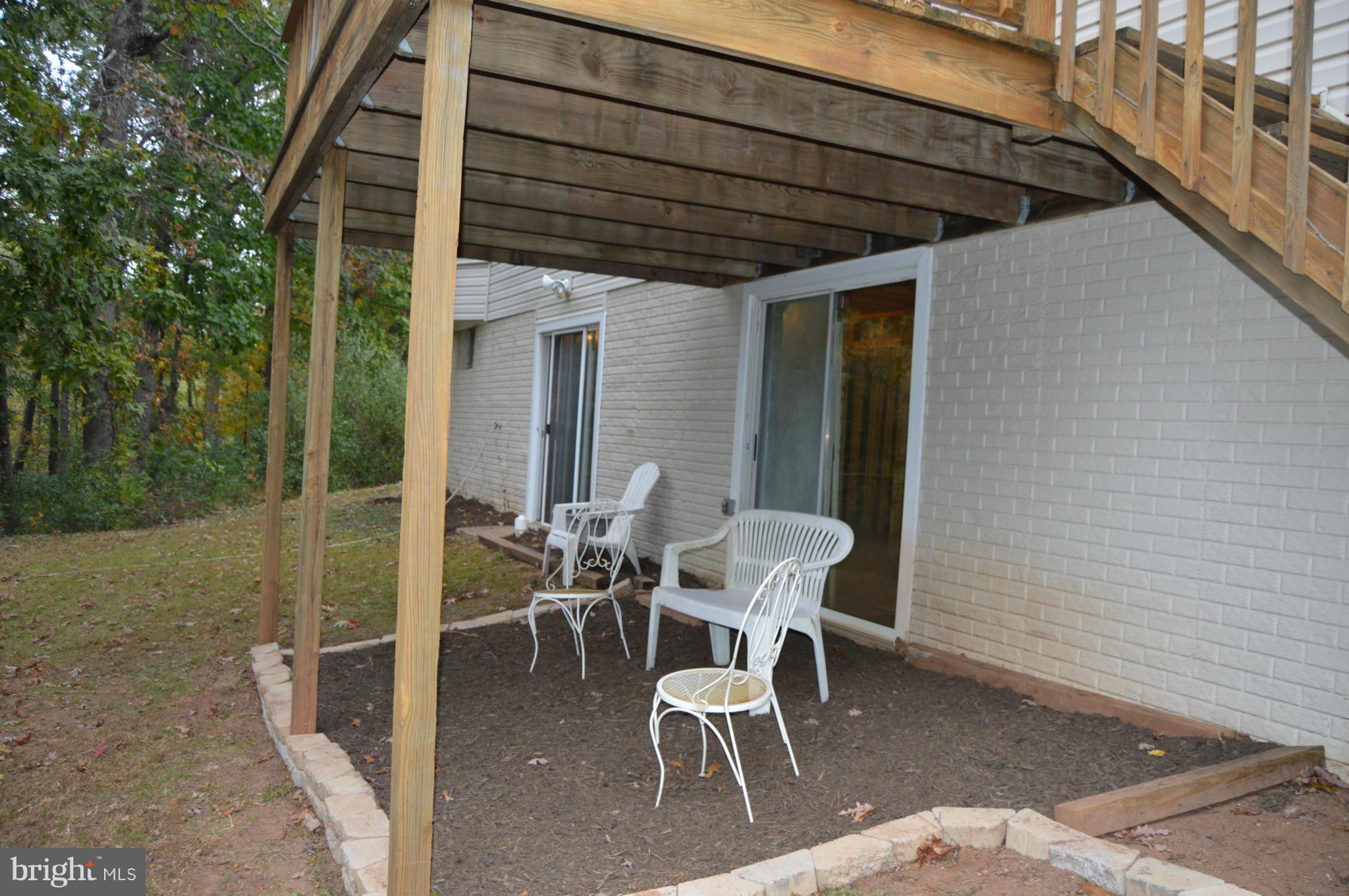 COUNTRY ROADS - Residential