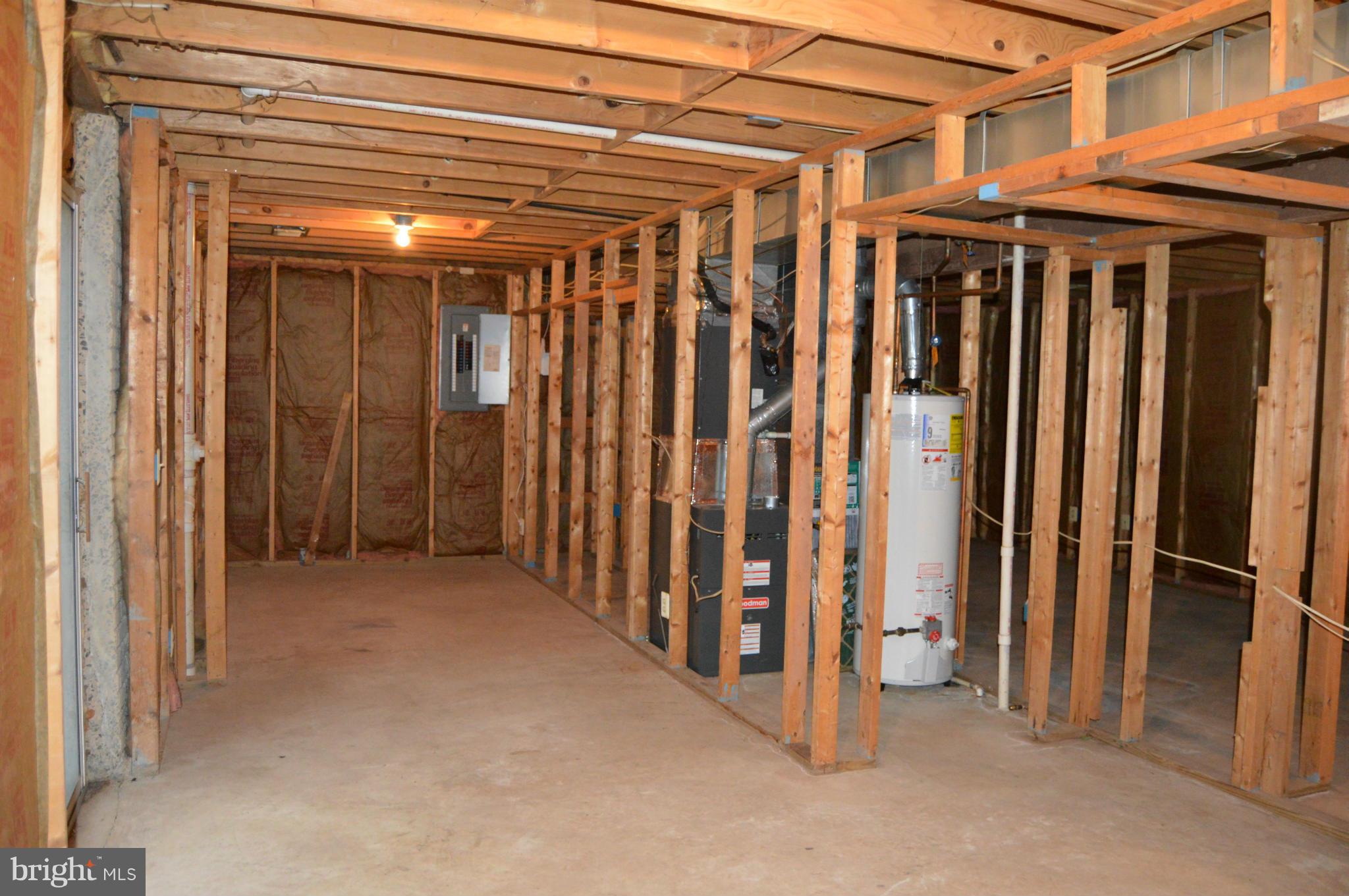 COUNTRY ROADS - Residential