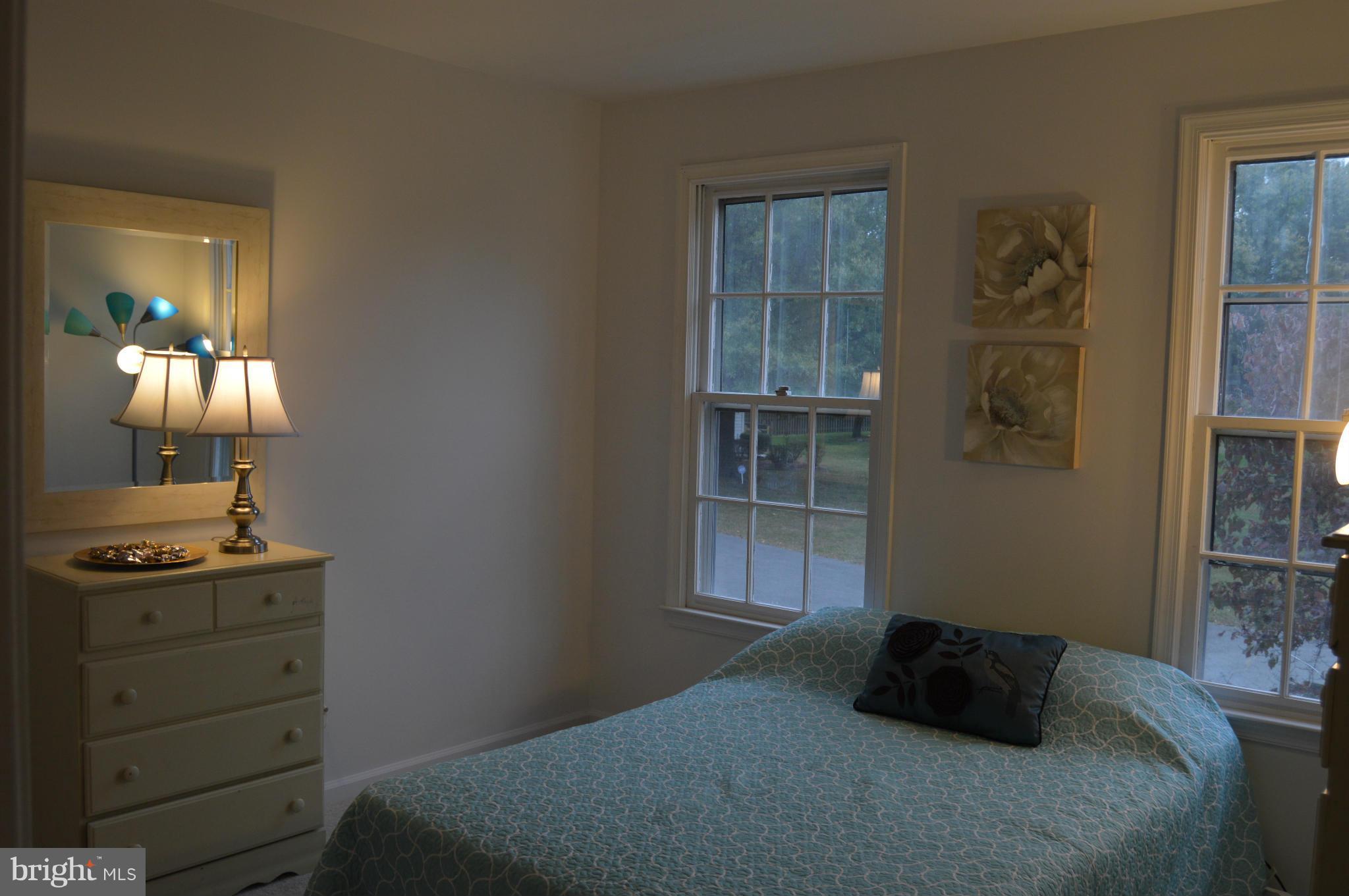 COUNTRY ROADS - Residential