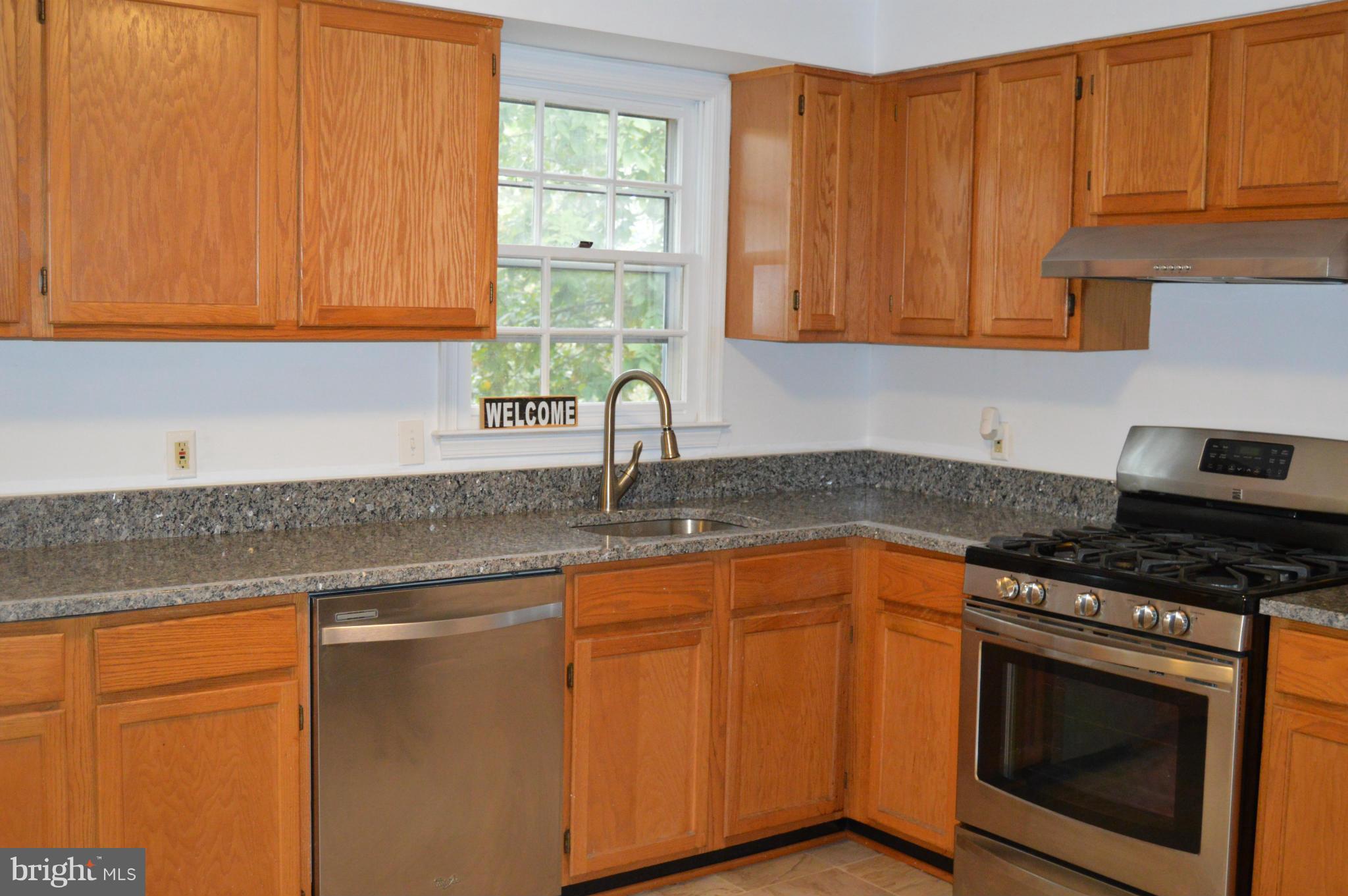 COUNTRY ROADS - Residential