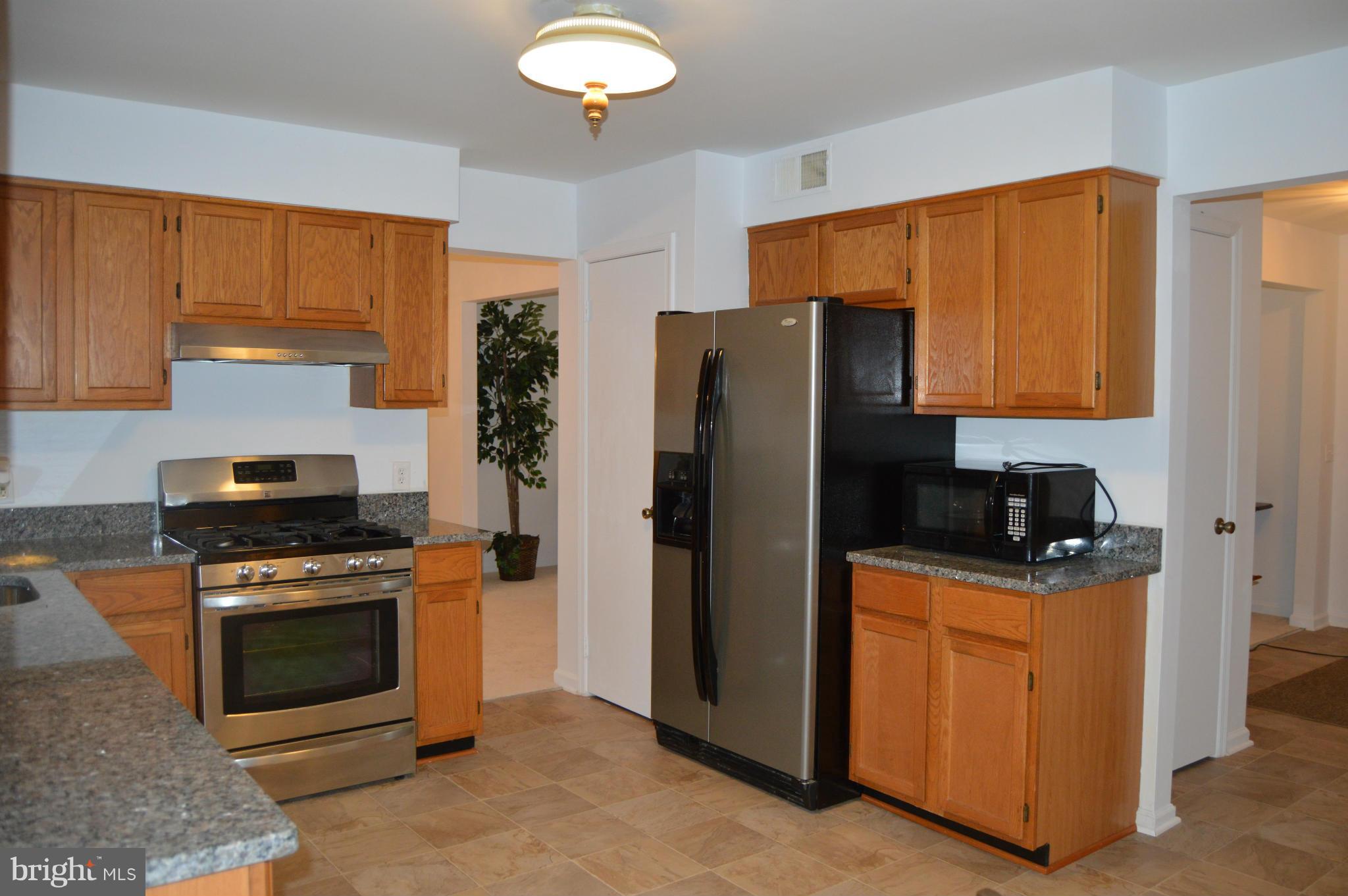 COUNTRY ROADS - Residential