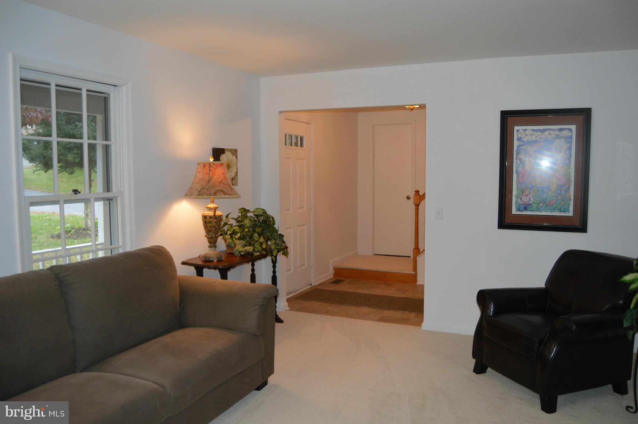 COUNTRY ROADS - Residential